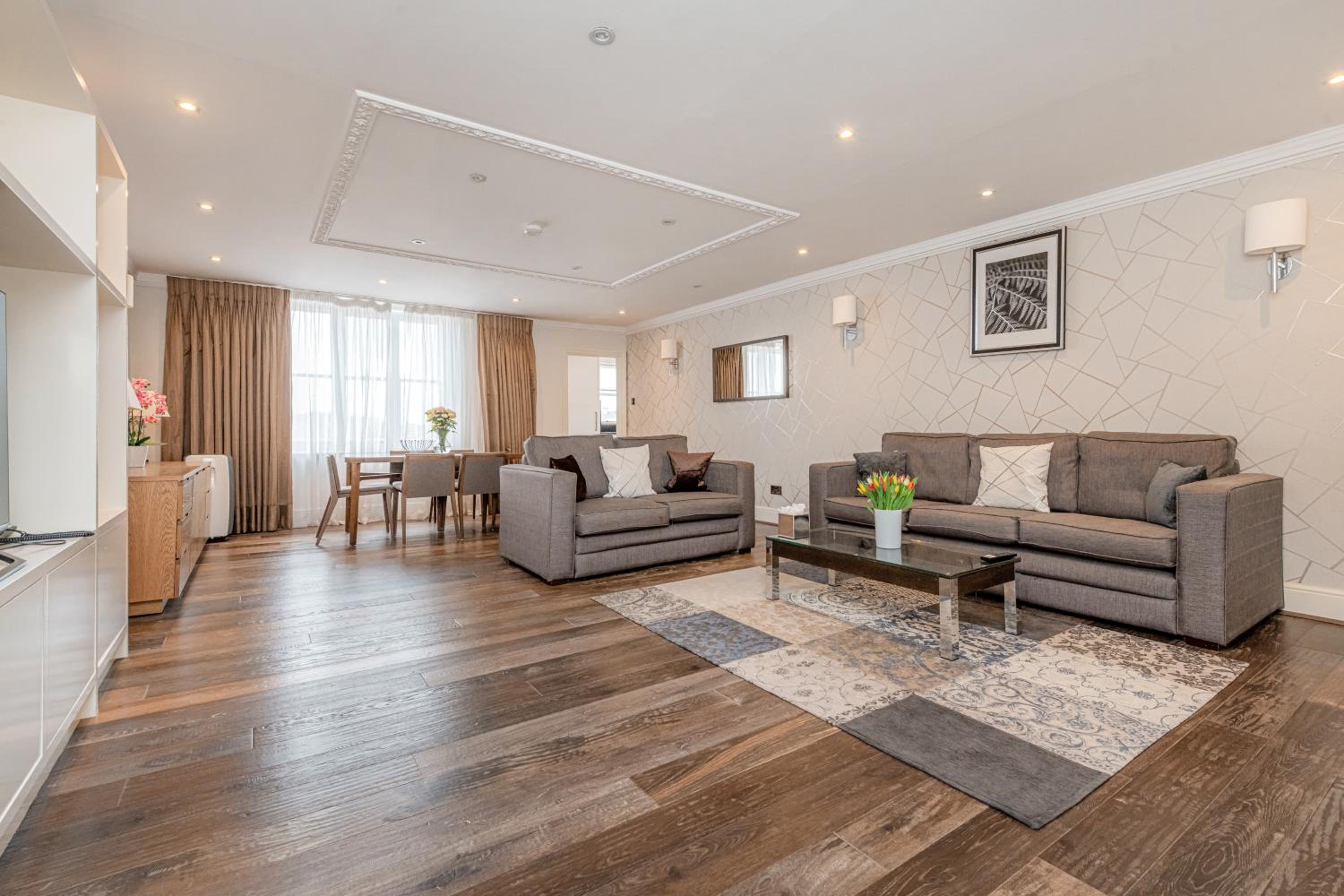 Deluxe Two-Bedroom Apartment