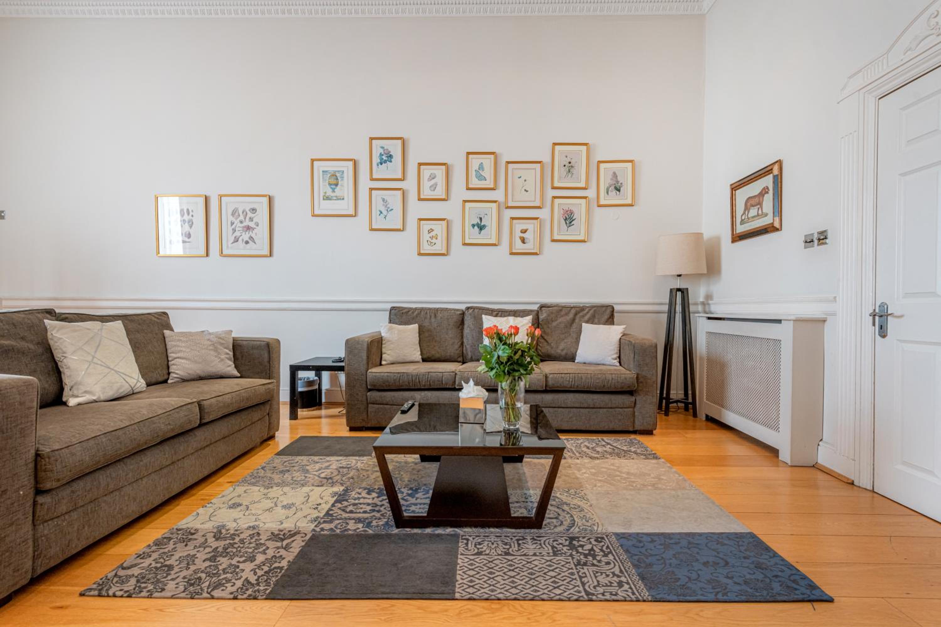 Deluxe Two-Bedroom Apartment