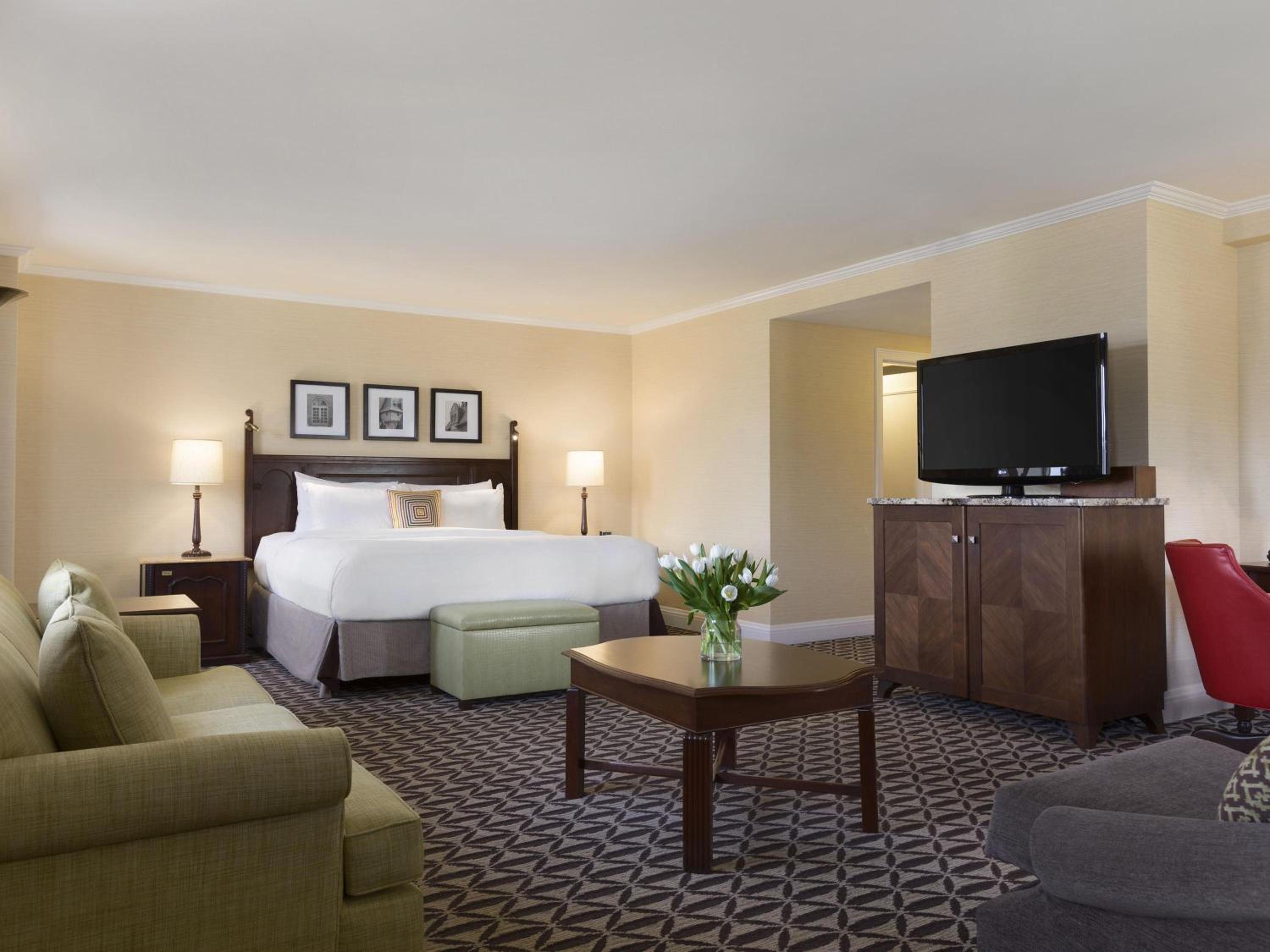 Deluxe King Room with View