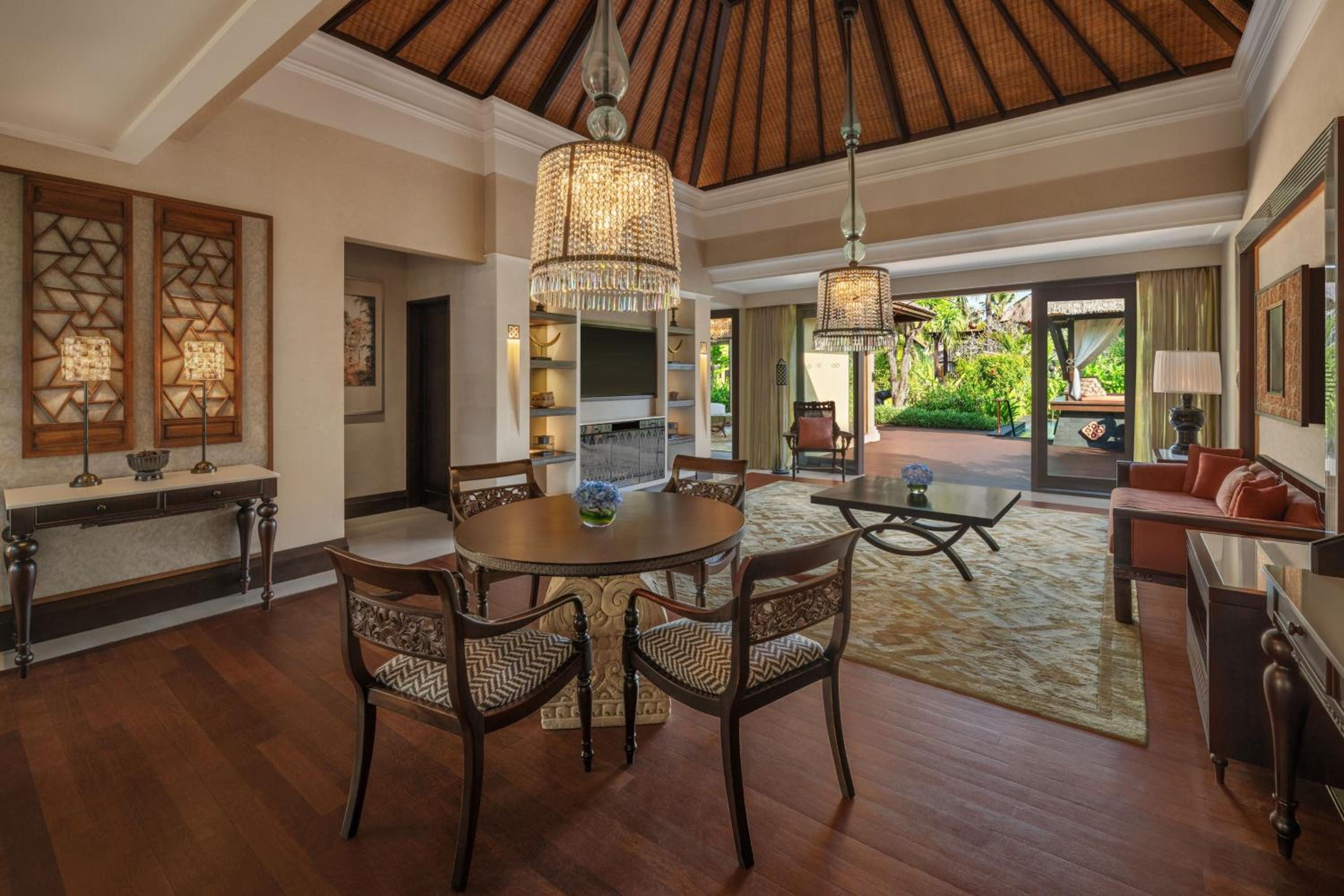 Lagoon Villa, 2 Bedroom Villa, Lagoon access, Private Pool with Complimentary Airport Transfer