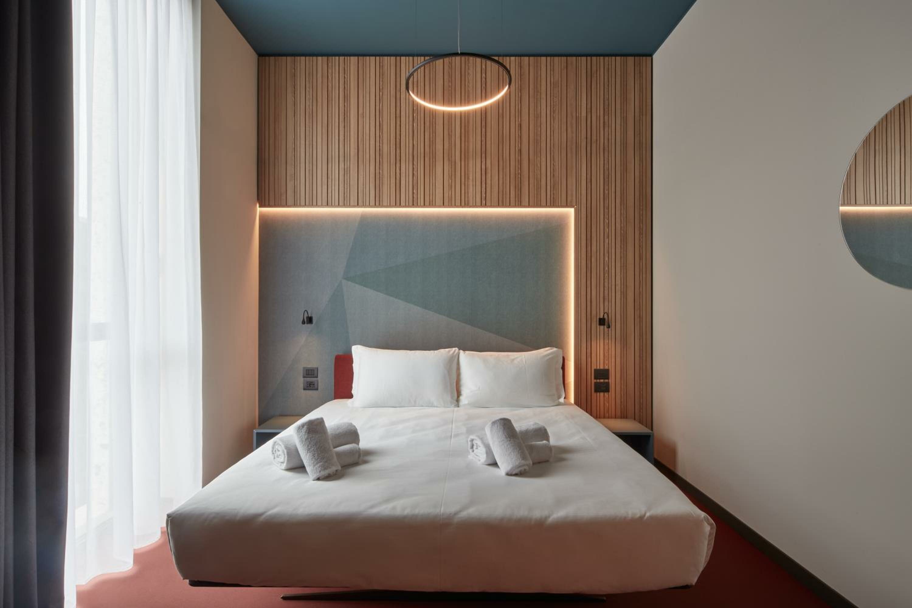 Creator - King Size Bed