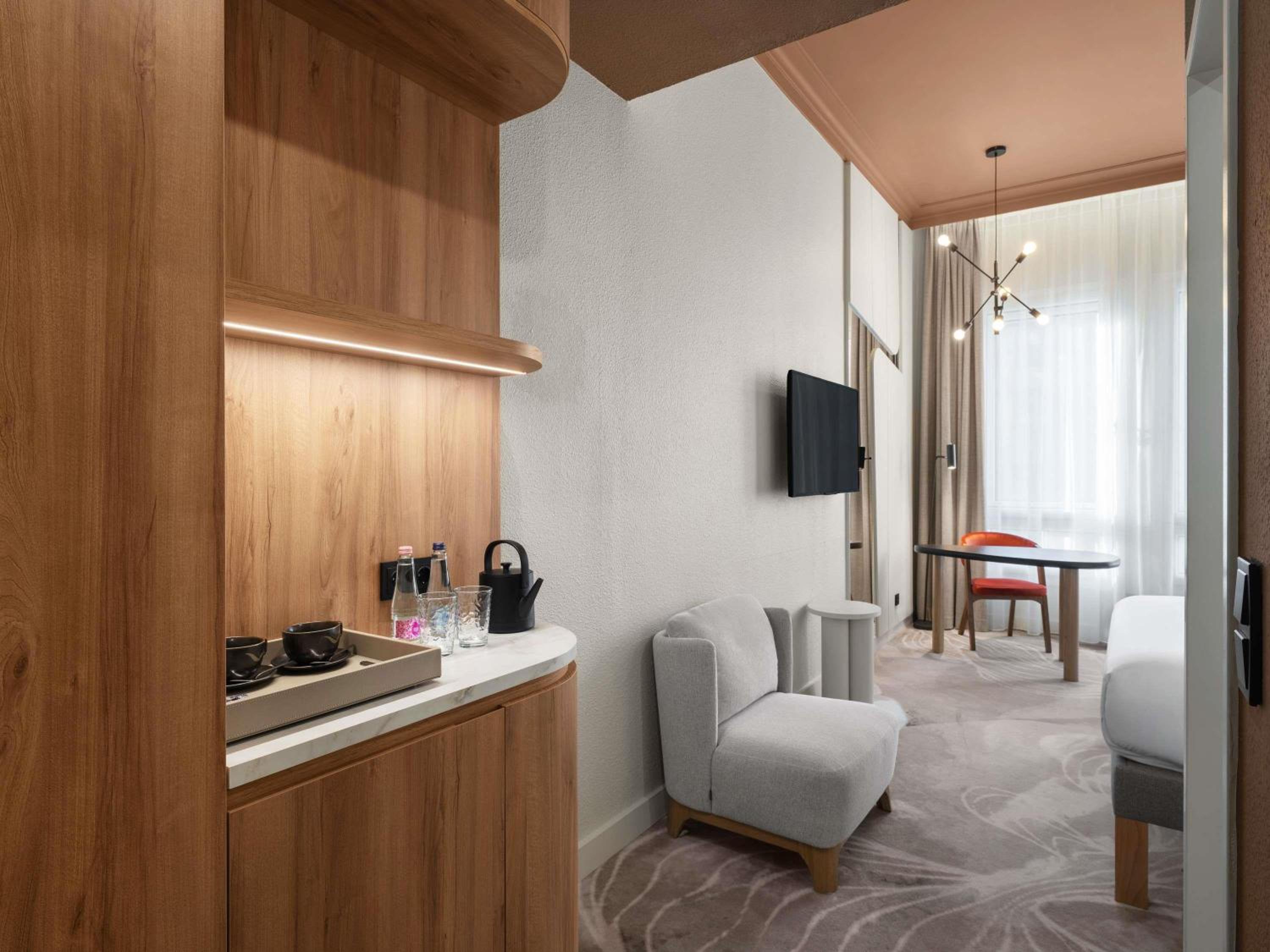 Superior Room with One Double Bed and Sofa Bed