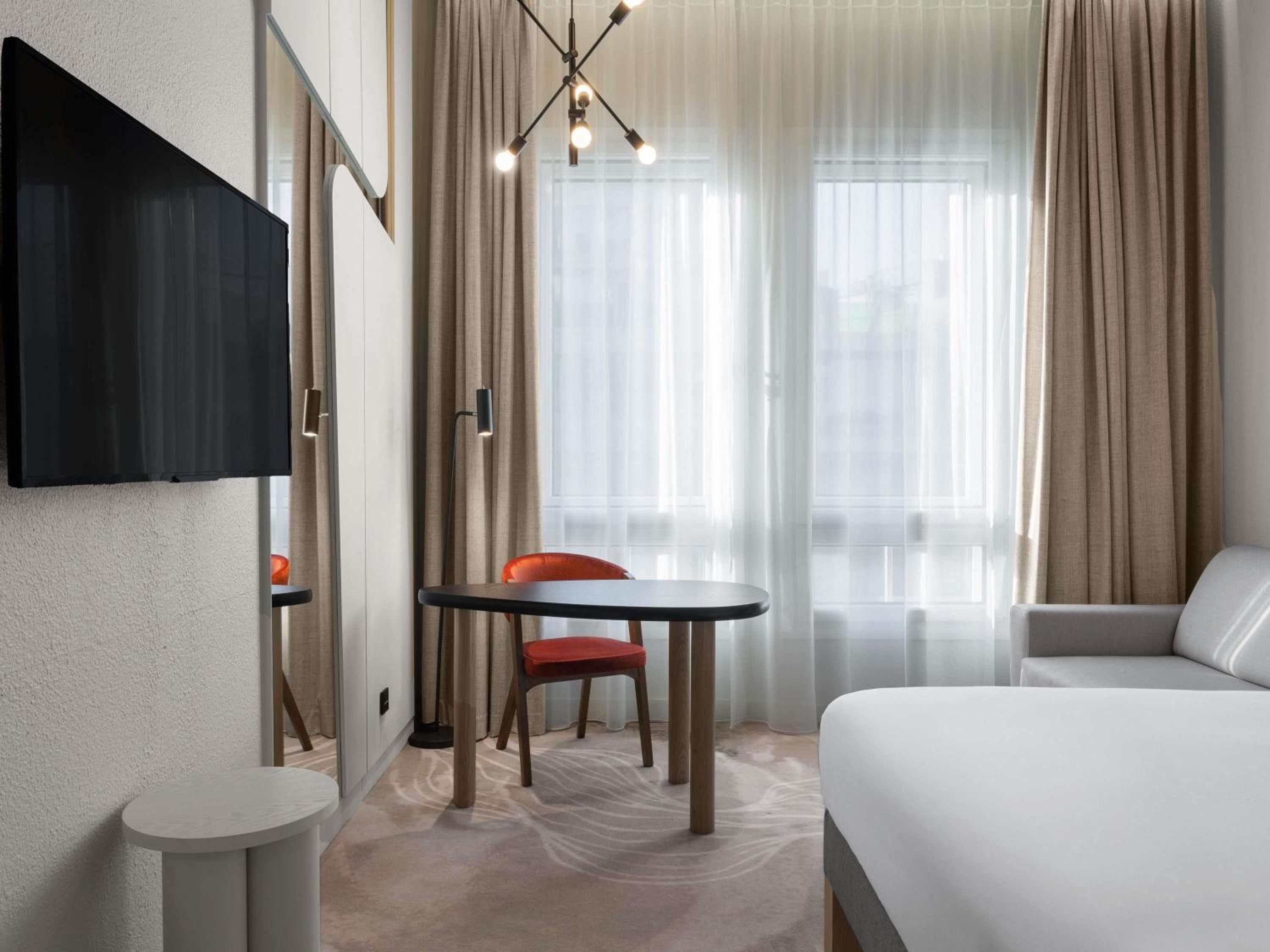 Superior Room with One Double Bed and Sofa Bed