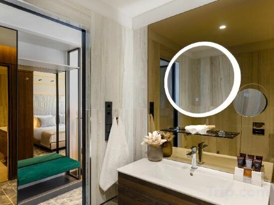 Superior Room-High Floor
