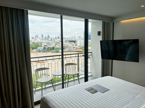 Family Room River View King Bed в The Quarter Chaophraya by Uhg
