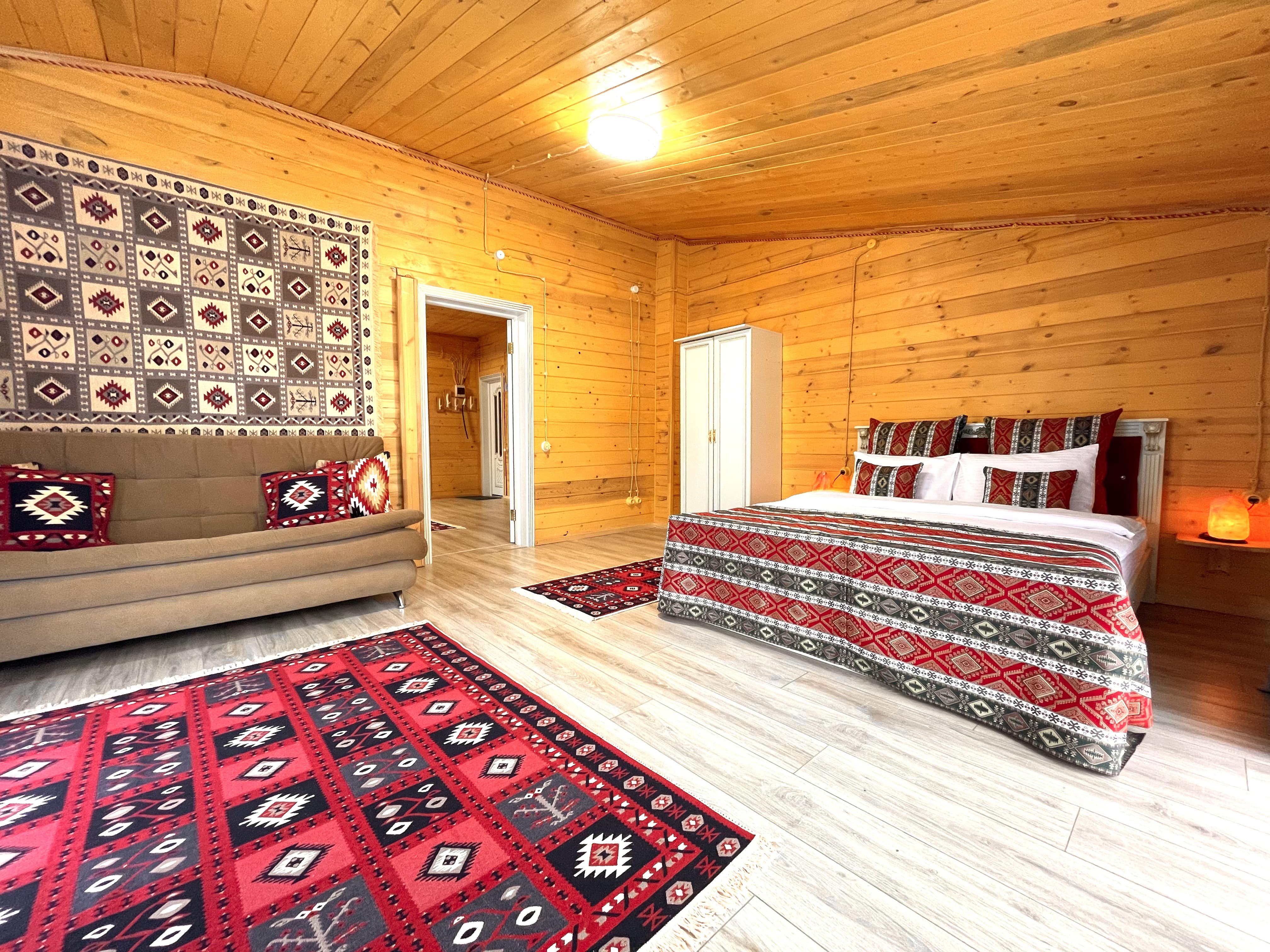 Трехкомнатный улучшенный комфорт с видом на горы | 3 этаж