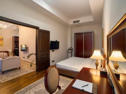 Suite (Attache) в Ambassador