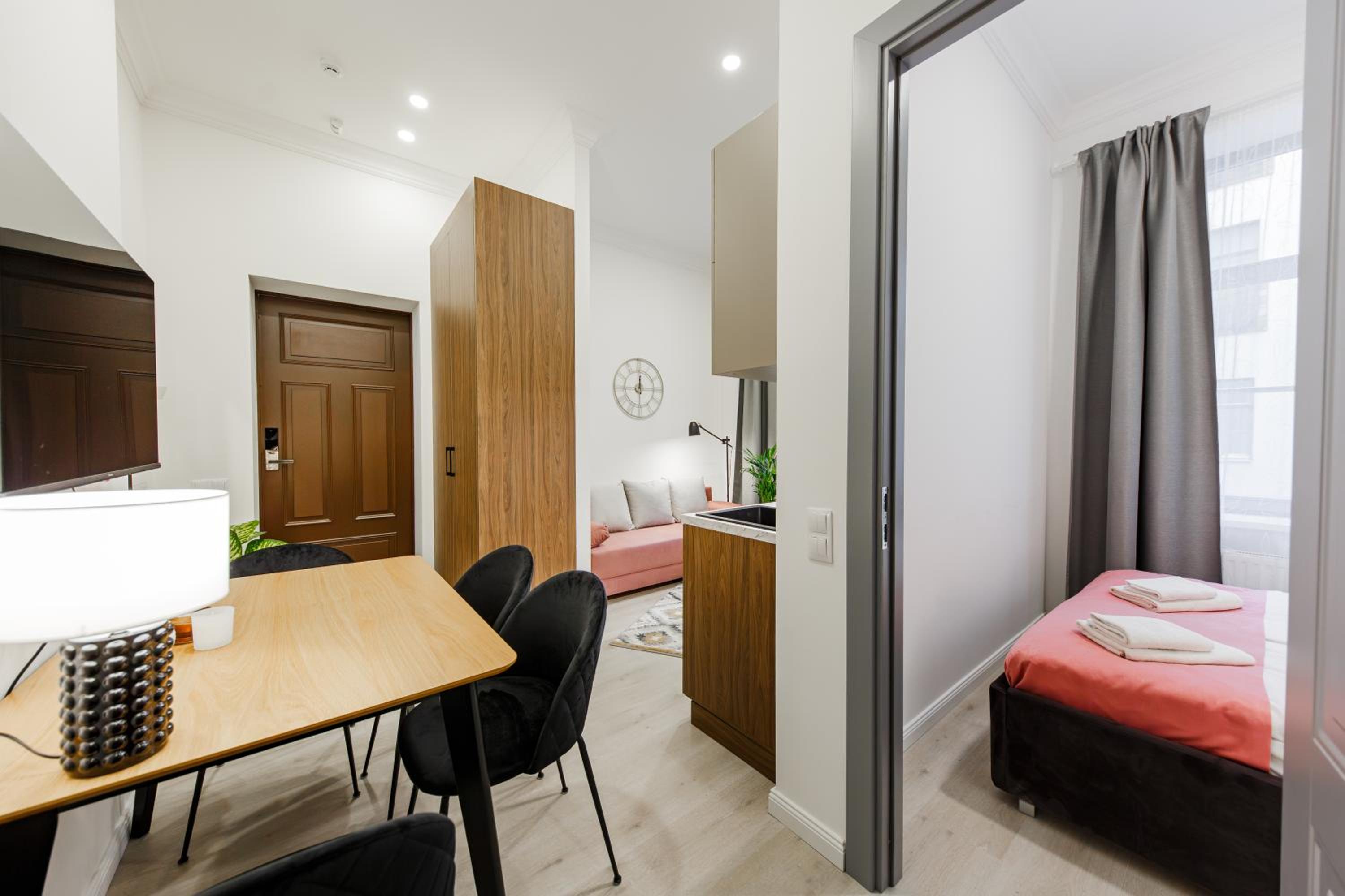 One-Bedroom Apartment