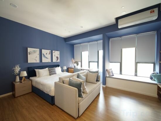 Royal Signature Studio