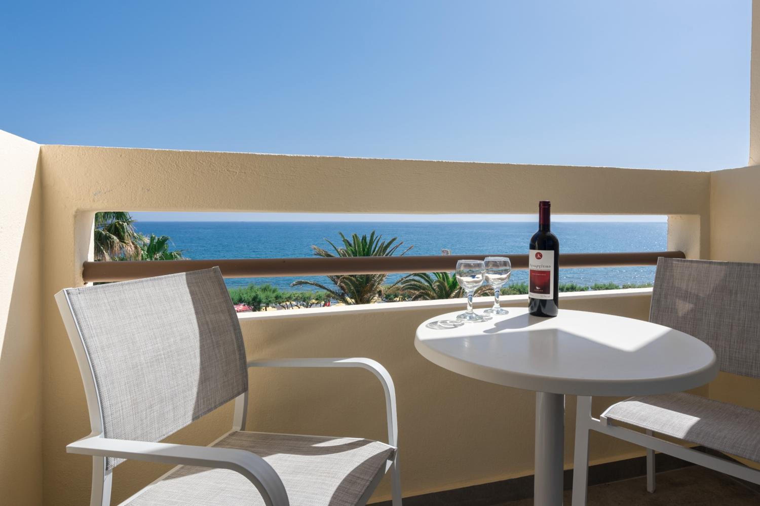 Sunshine Triple Room with Sea View