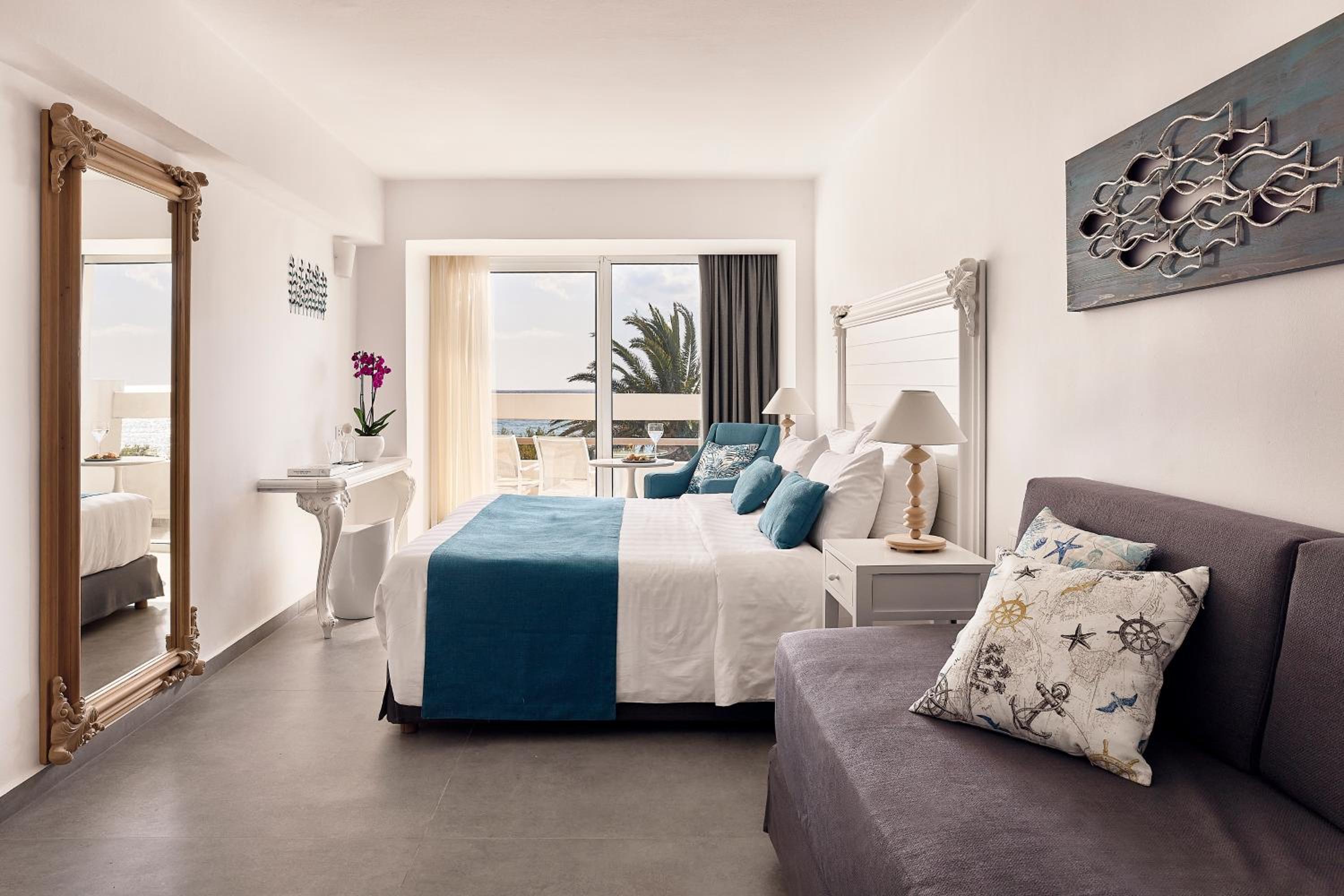 Sunshine Triple Room with Sea View