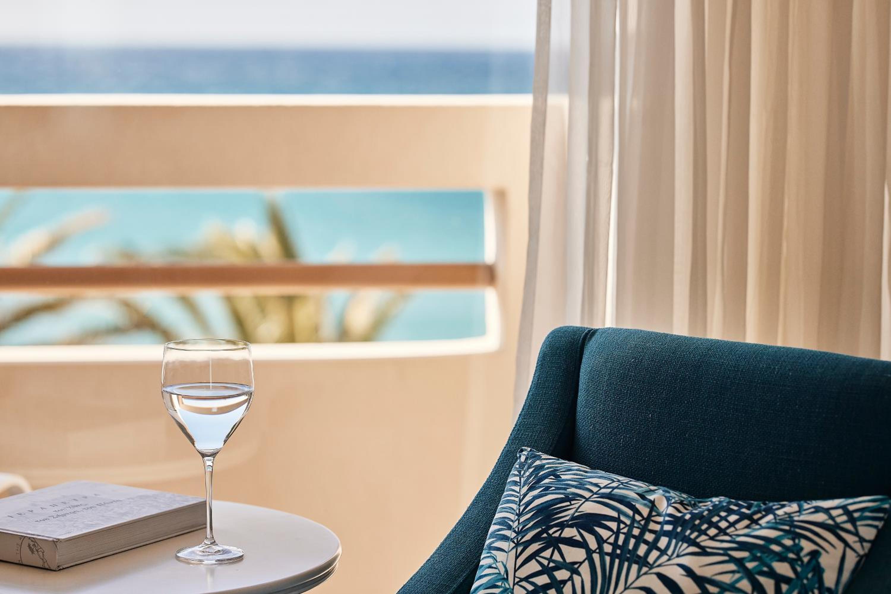 Sunshine Triple Room with Sea View