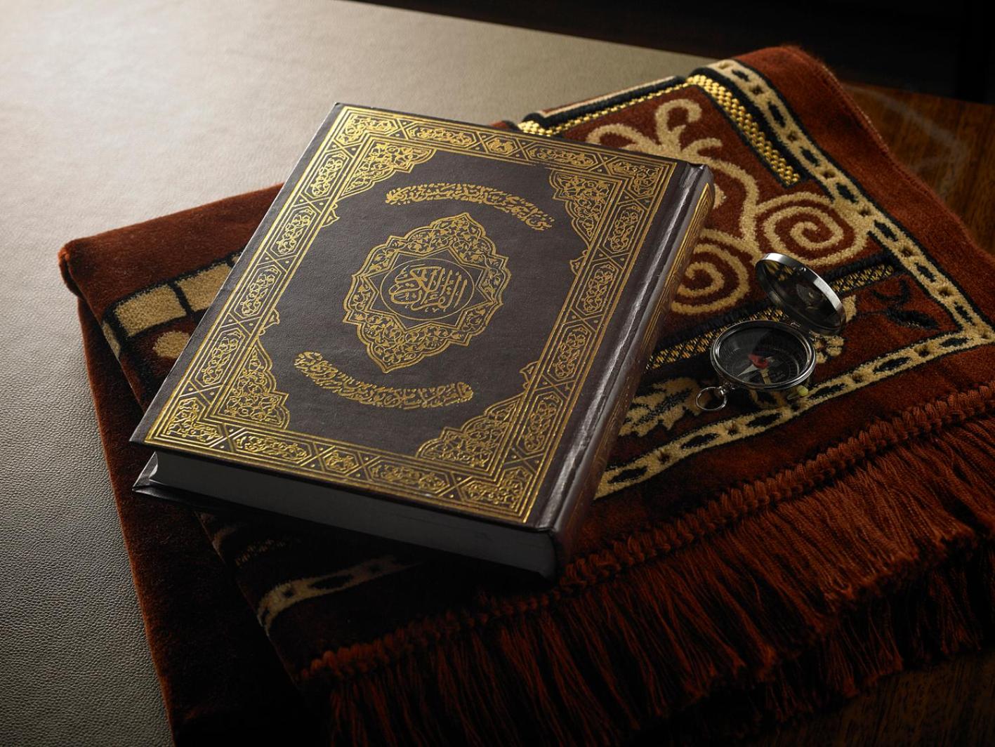 [HALAL FRIENDLY] Business Deluxe Double with Indoor Pool Access Only with a set of prayer (delivered to the room sequentially after check-in)