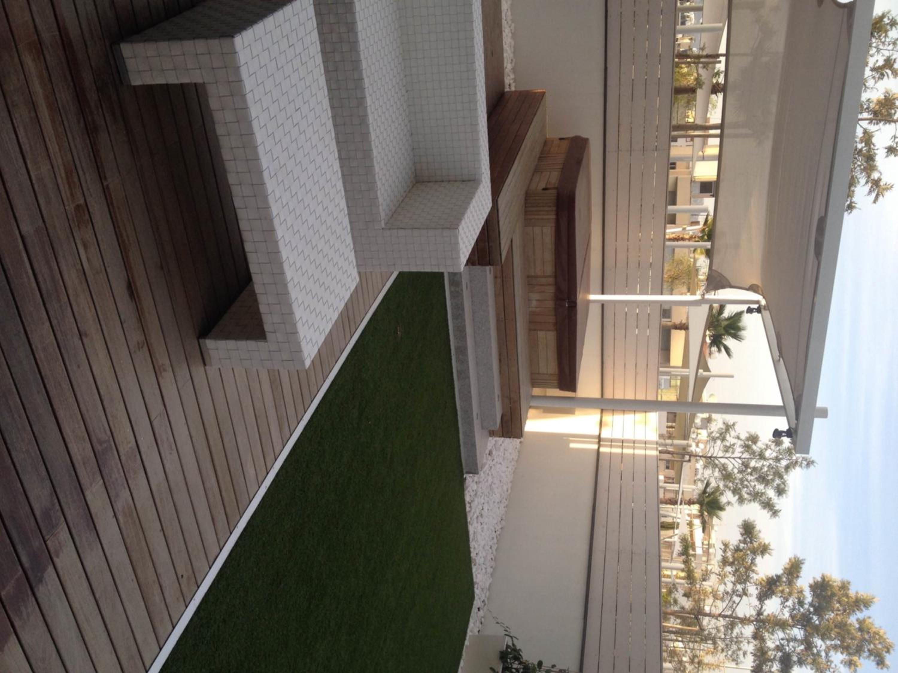 Two-Bedroom Apartment with Private Hot Tub and Garden