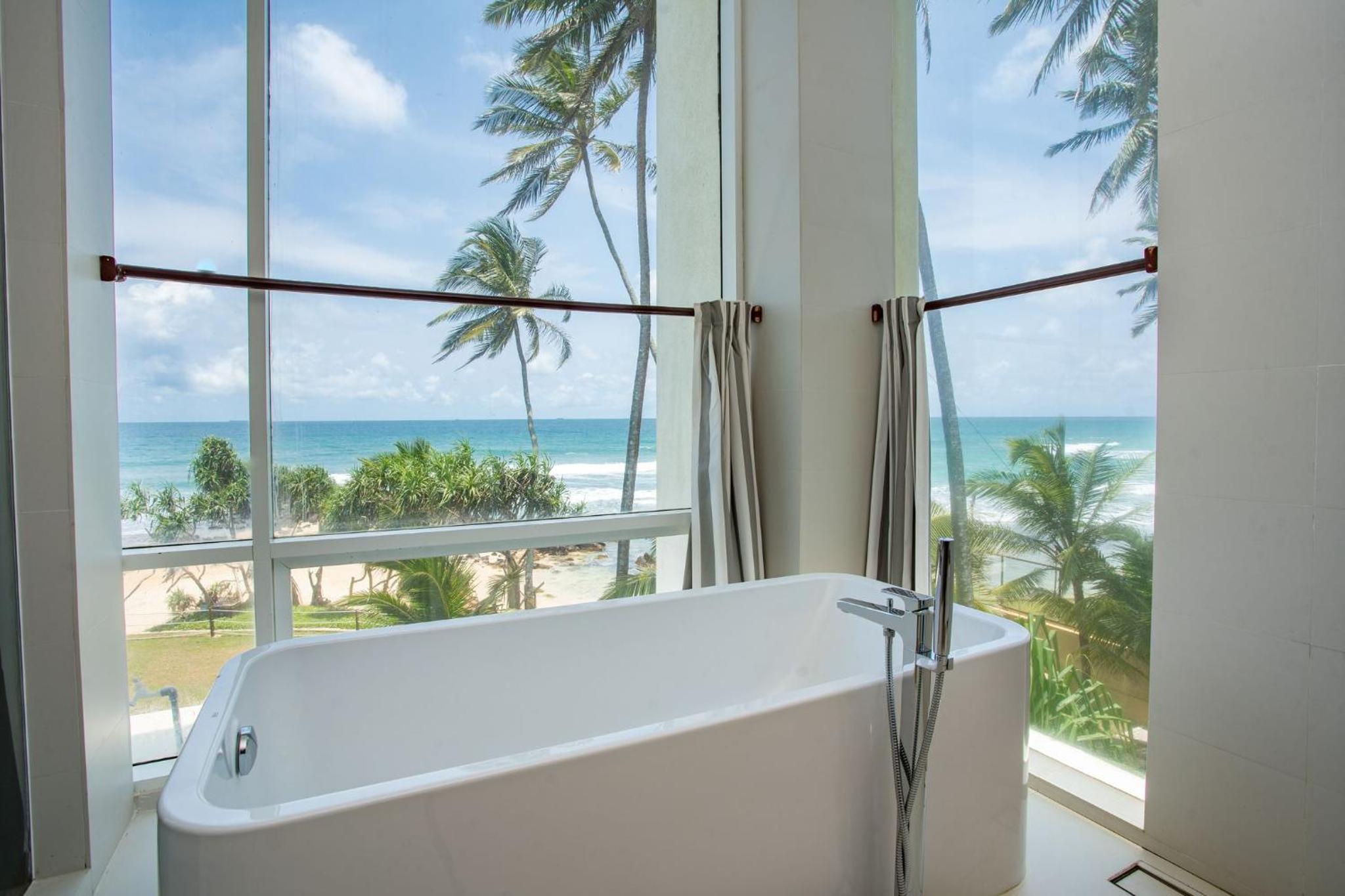 Mora - Deluxe Room with Ocean View