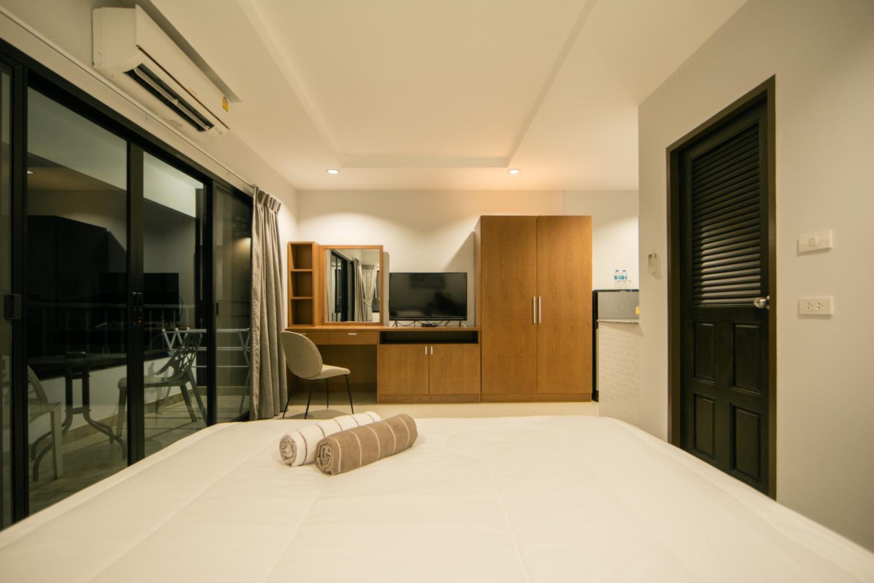 Deluxe Double with Street View