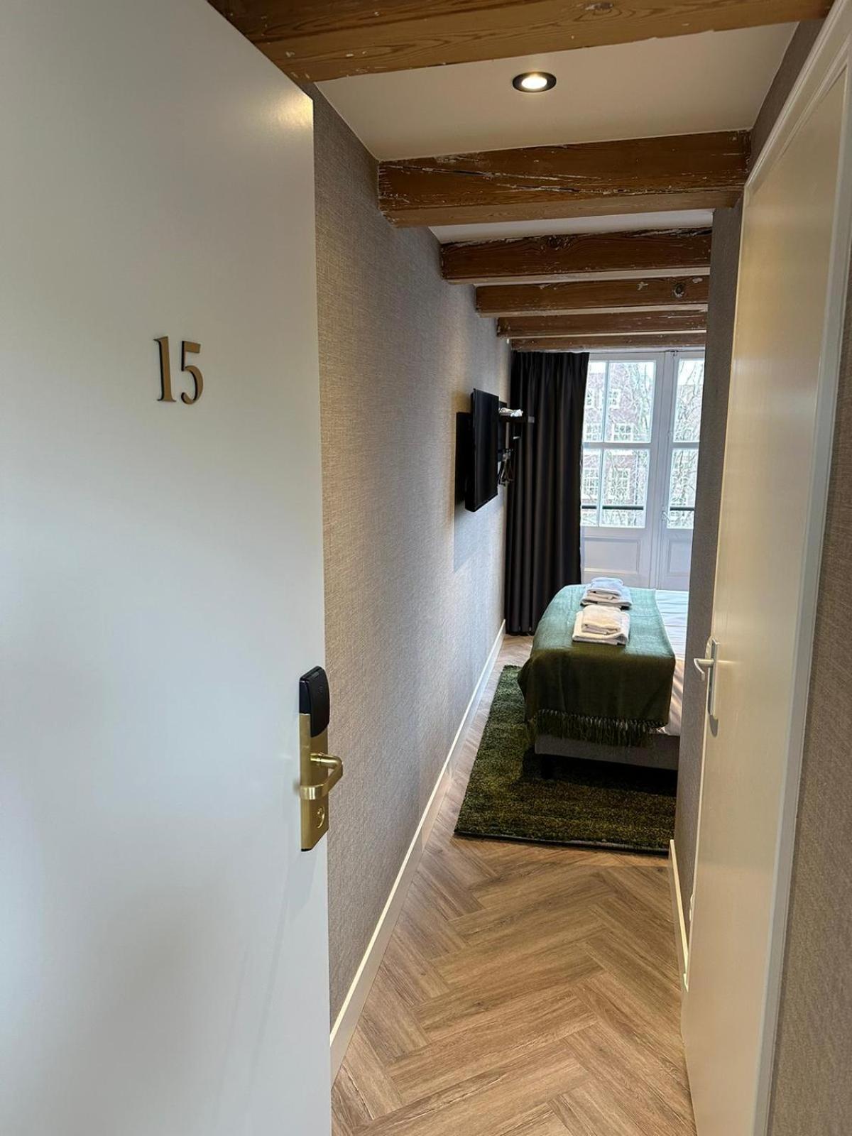 Cozy Double Room with Canal View