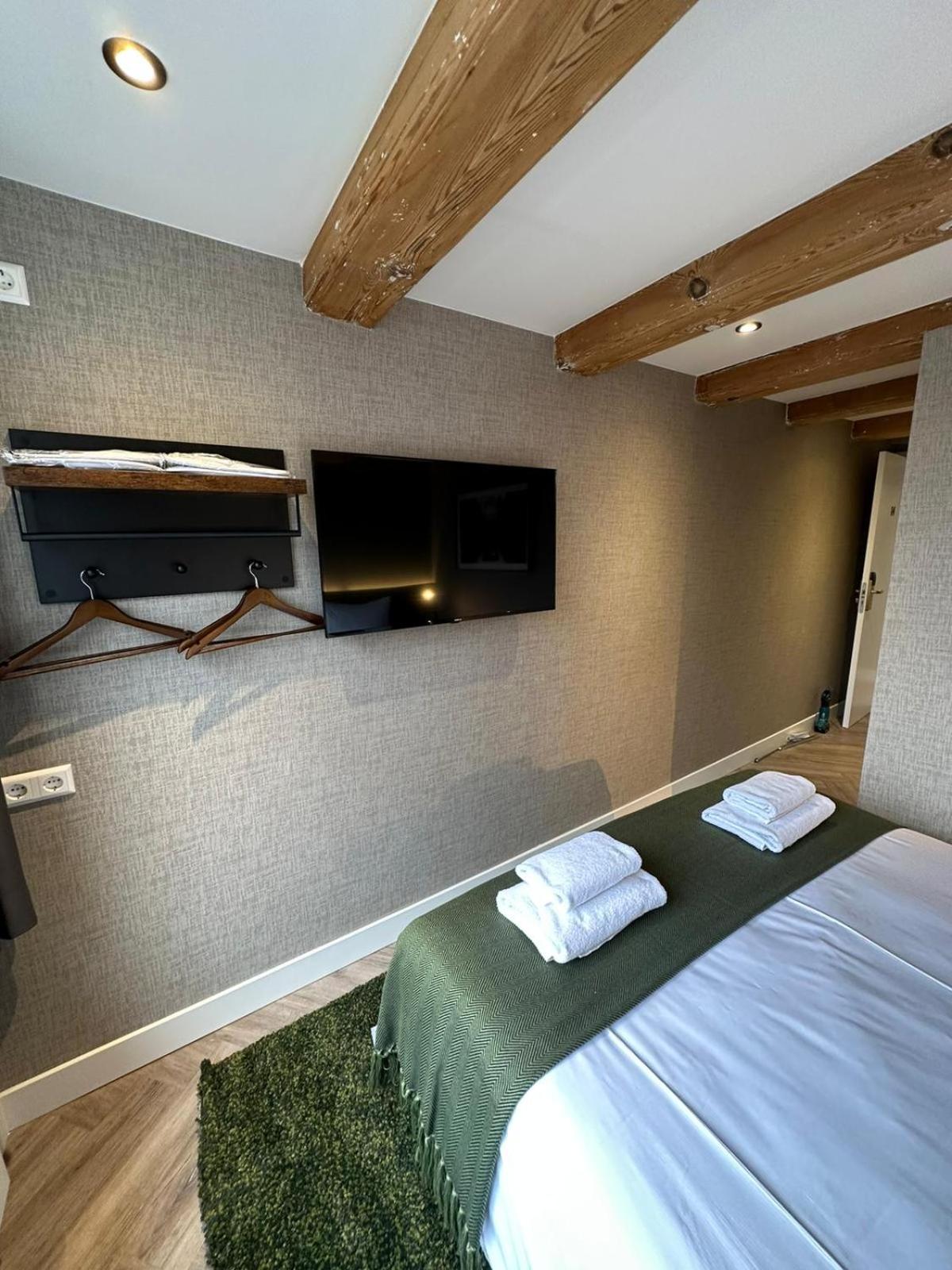 Cozy Double Room with Canal View