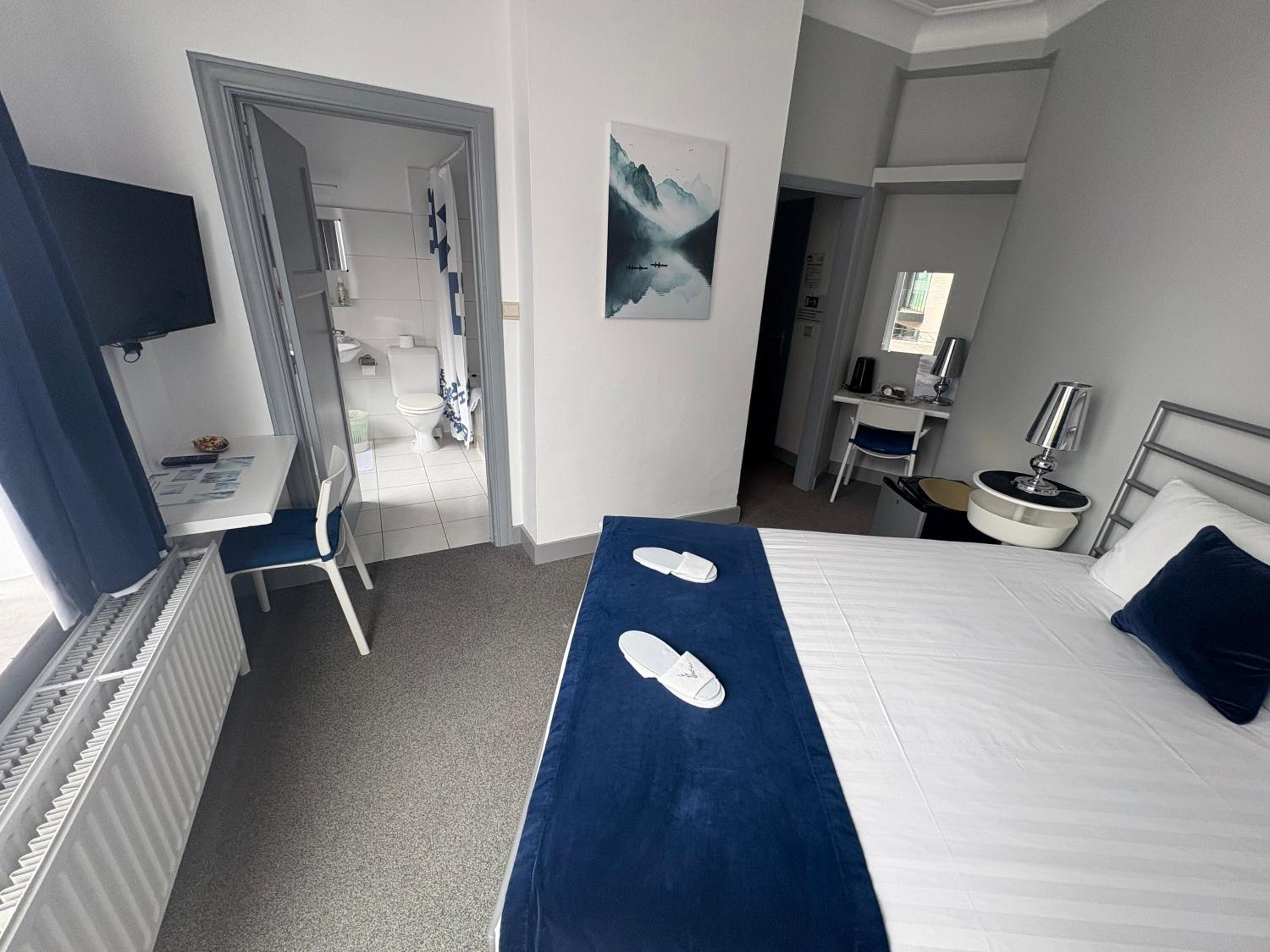 Double Room (2 Adult)