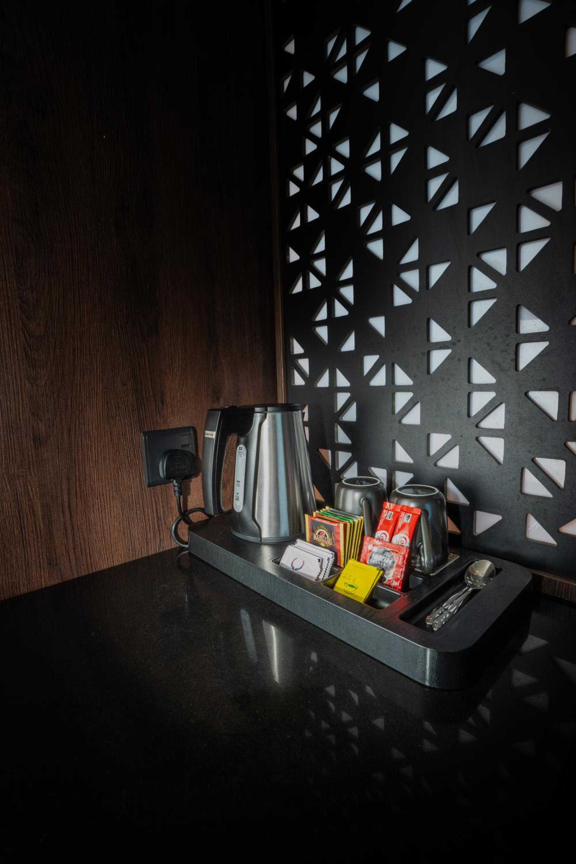 Deluxe Double with Partial Sea View