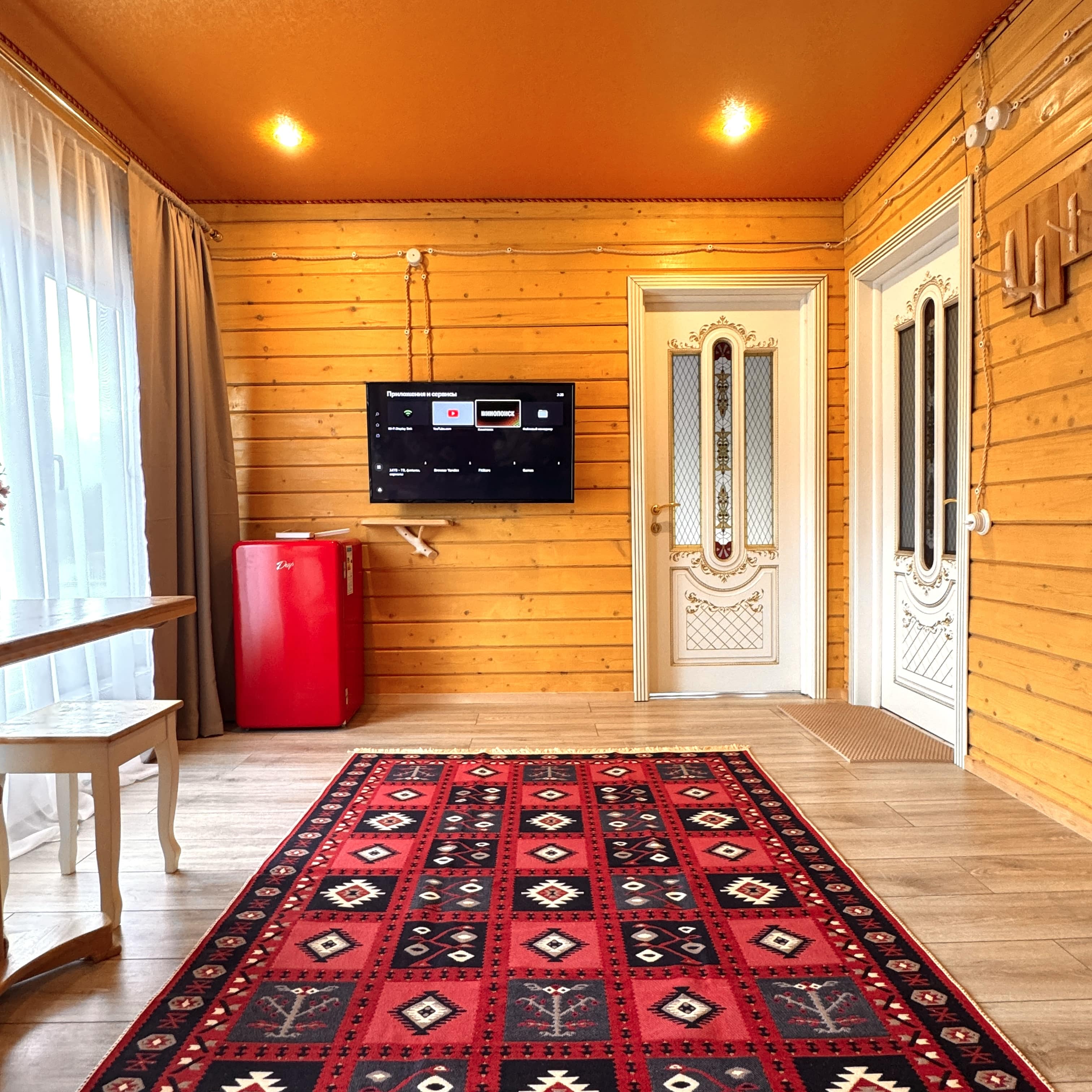 Двухкомнатный комфорт с общей террасой и видом на горы | 2 этаж