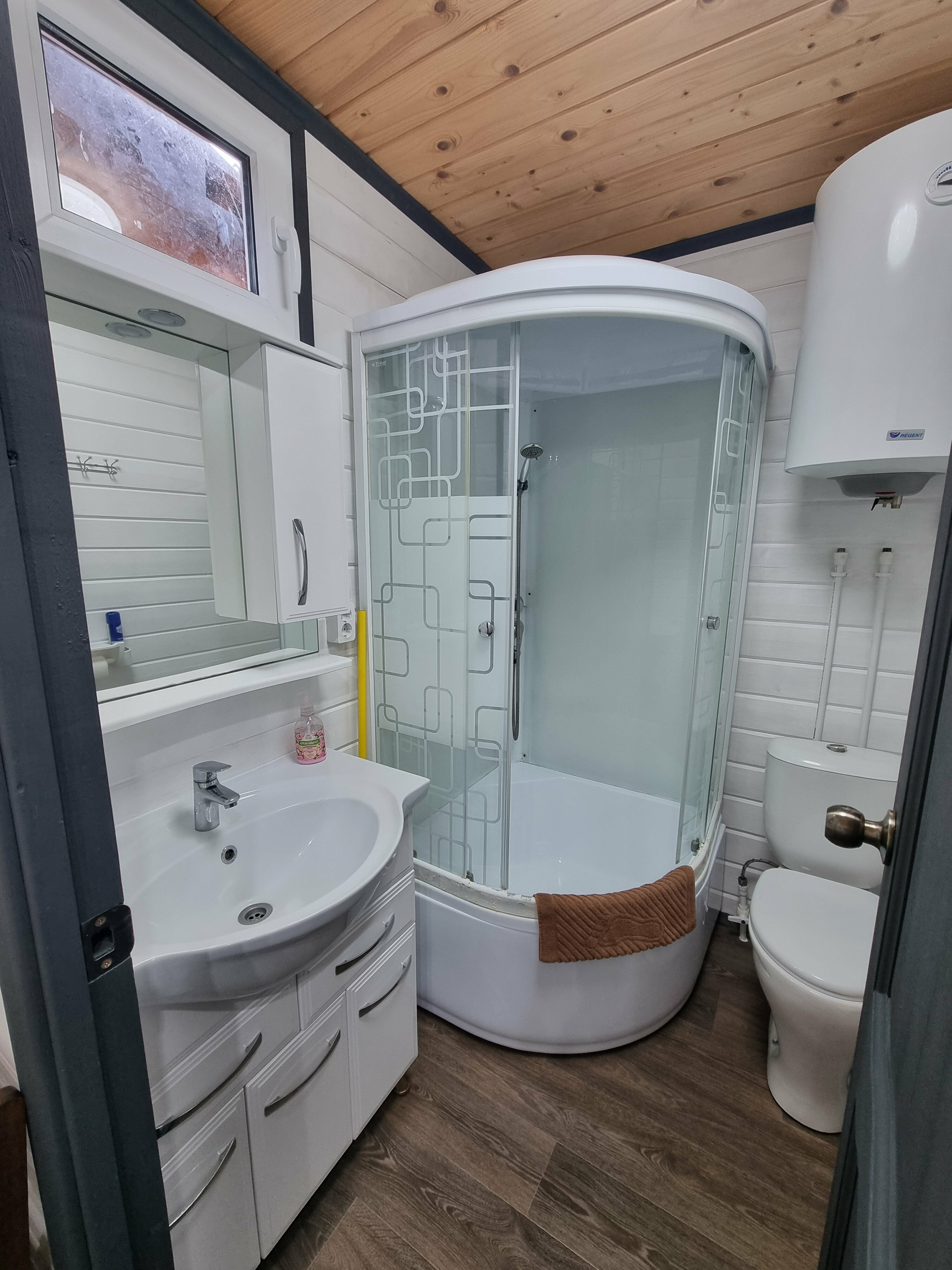 Домики с видом на двор