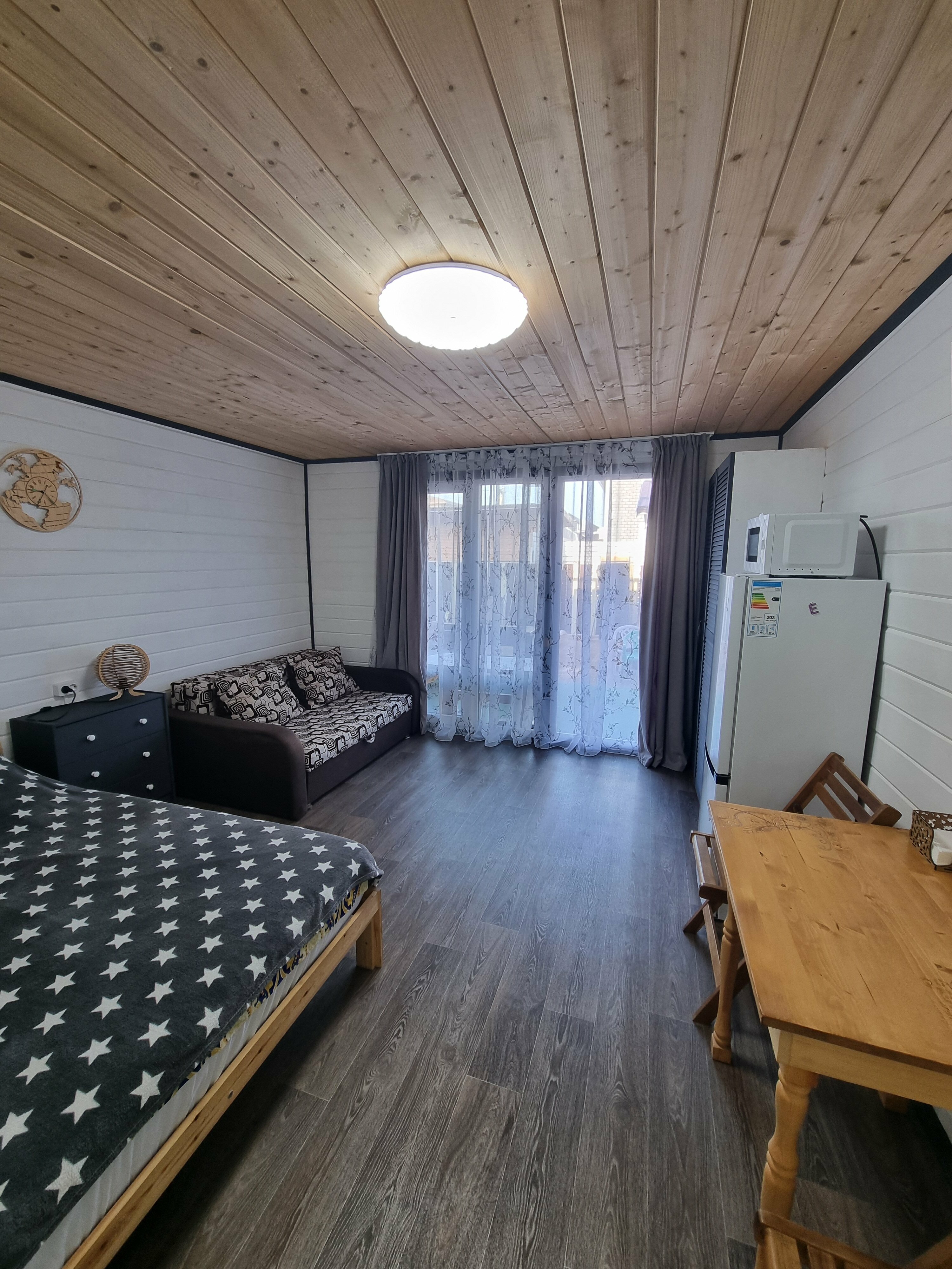 Домики с видом на двор