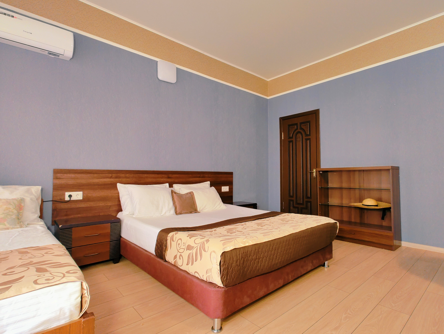 Пятиместный комфорт с общей террасой