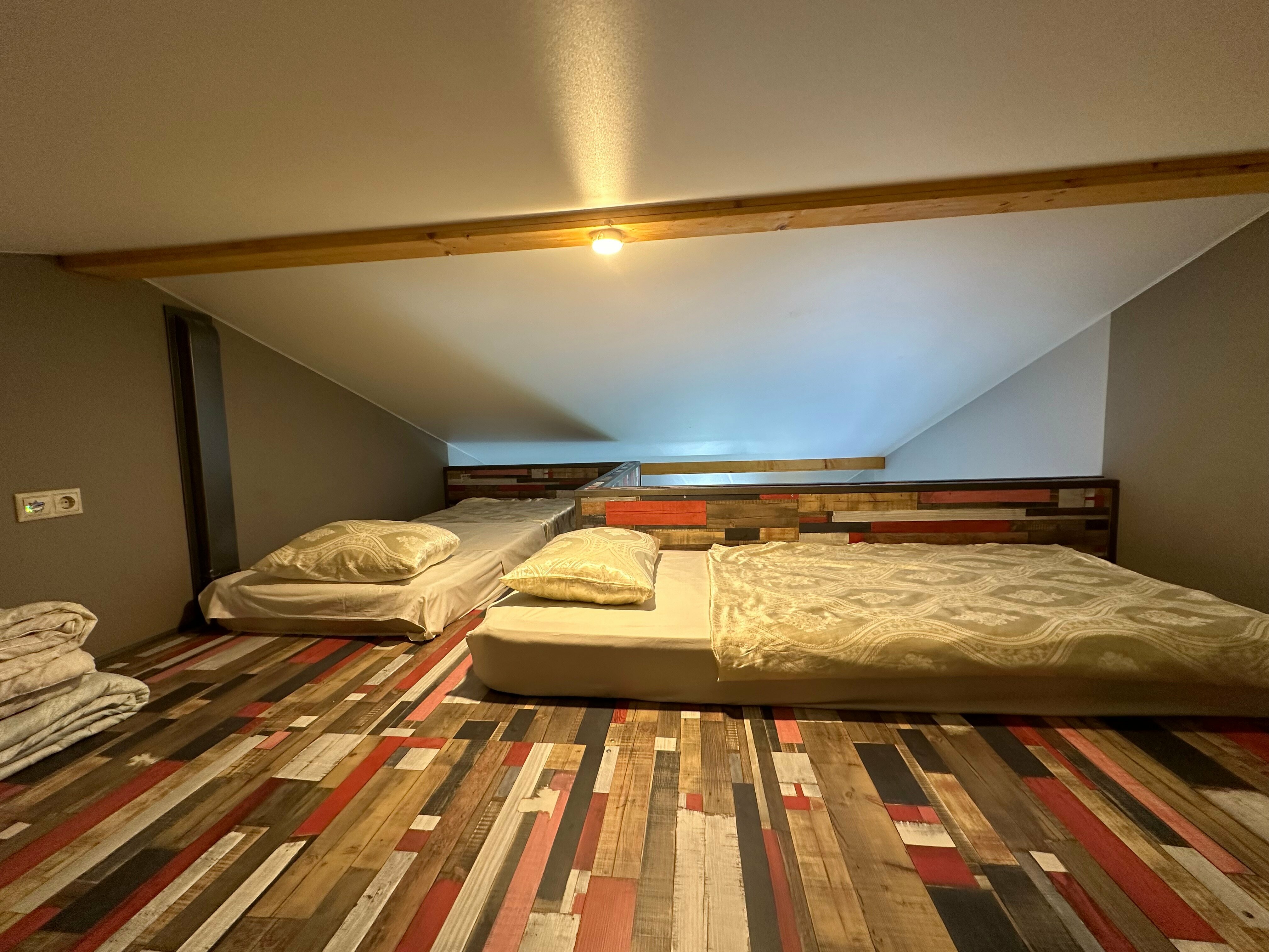 Cемейный номер с собственной ванной комнатой