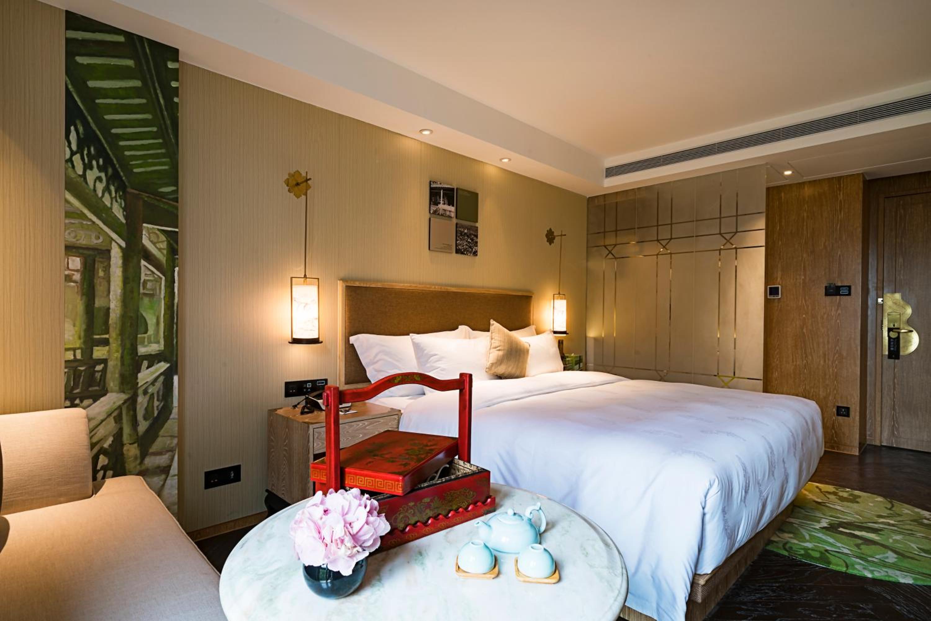 Queen Room with Balcony