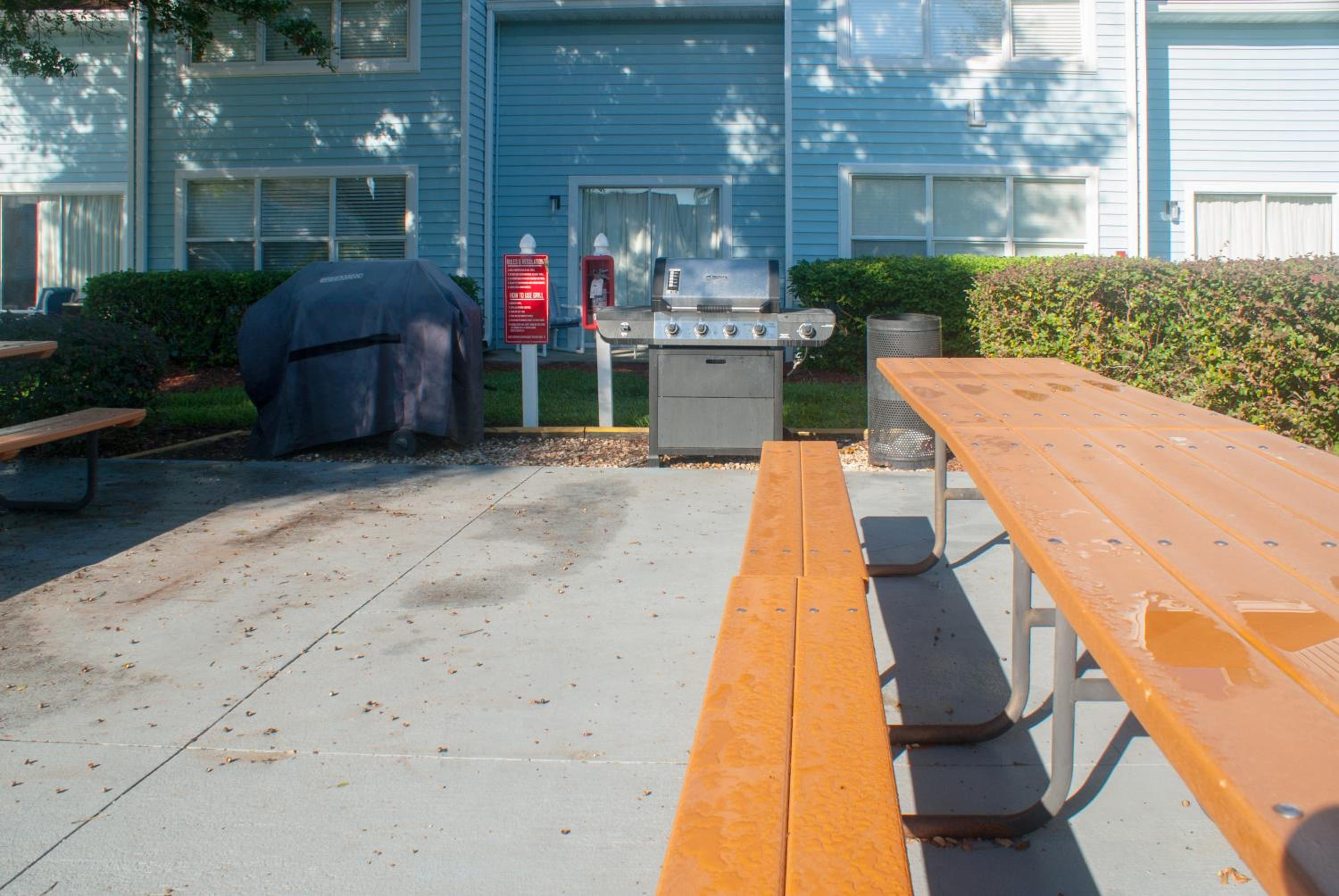 Deluxe Two-Bedroom Apartment