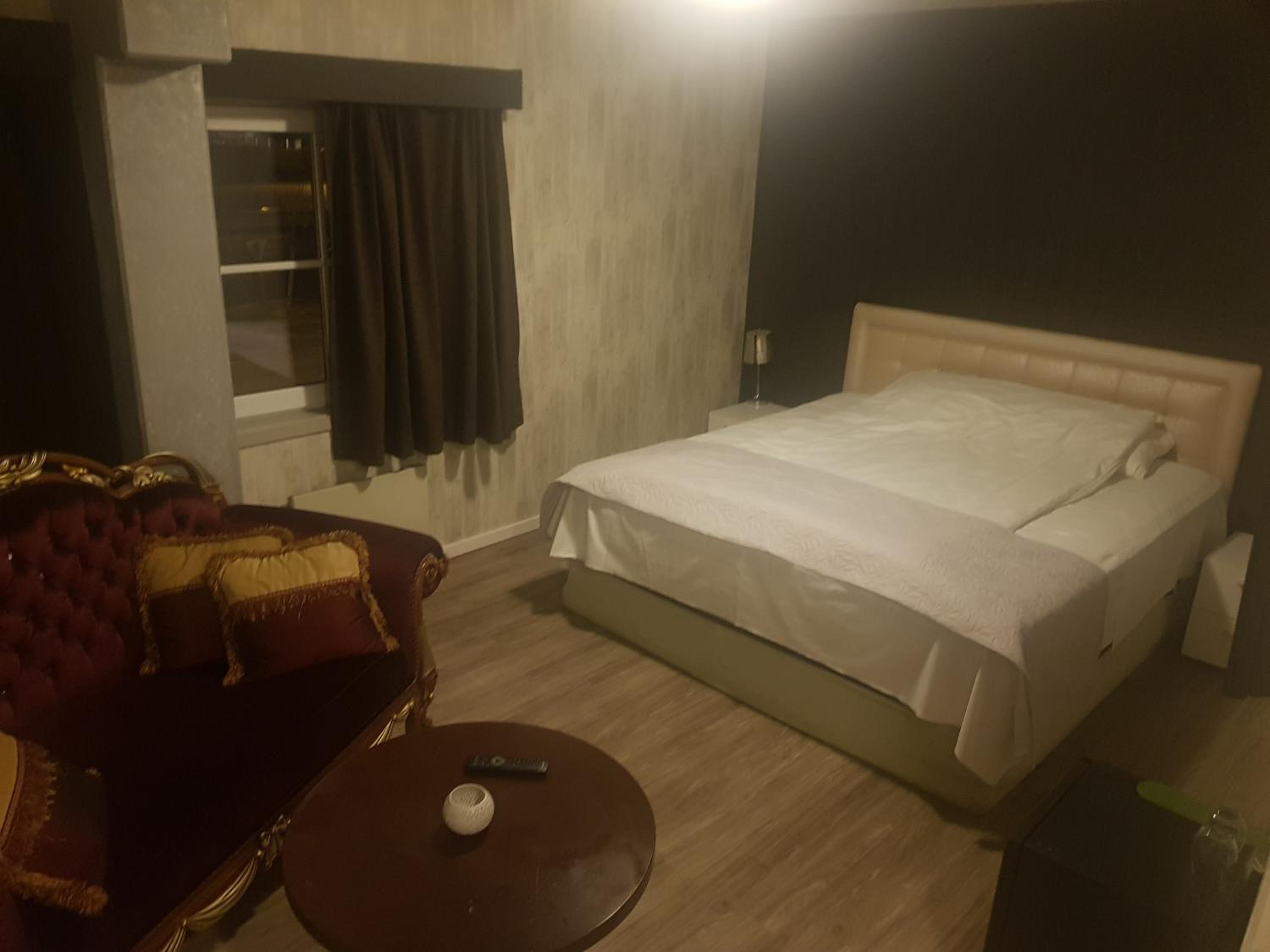 Standard Single Room with Mountain View