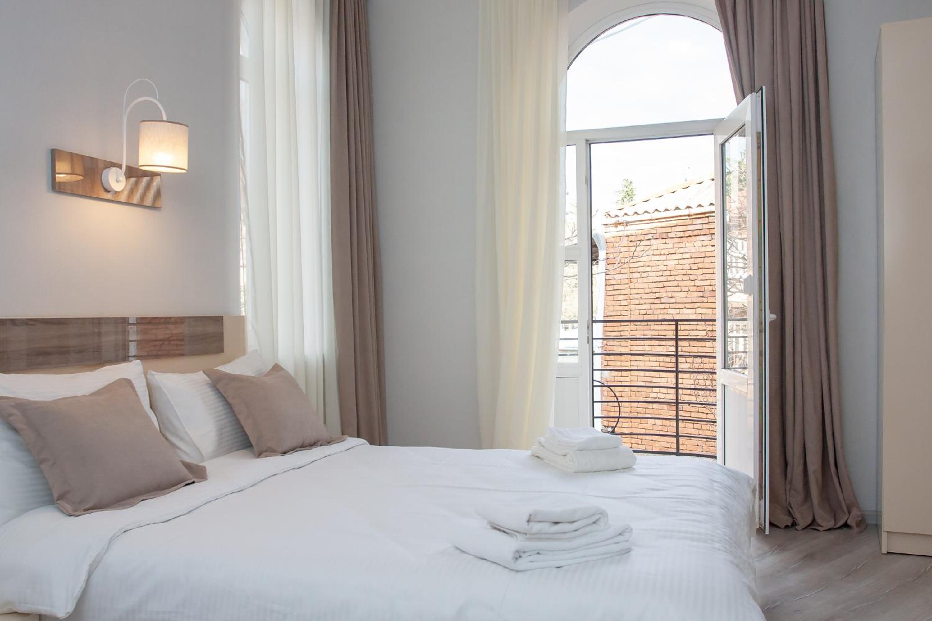 King Room With Balcony