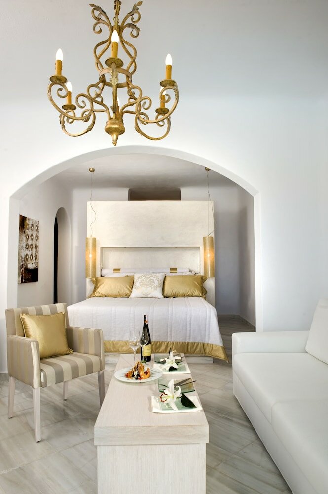 Deluxe Suite, Heated Pool, Caldera View