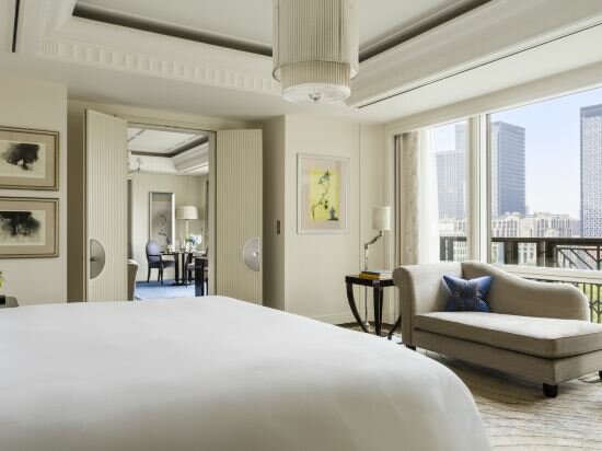 Deluxe Garden-view Suite