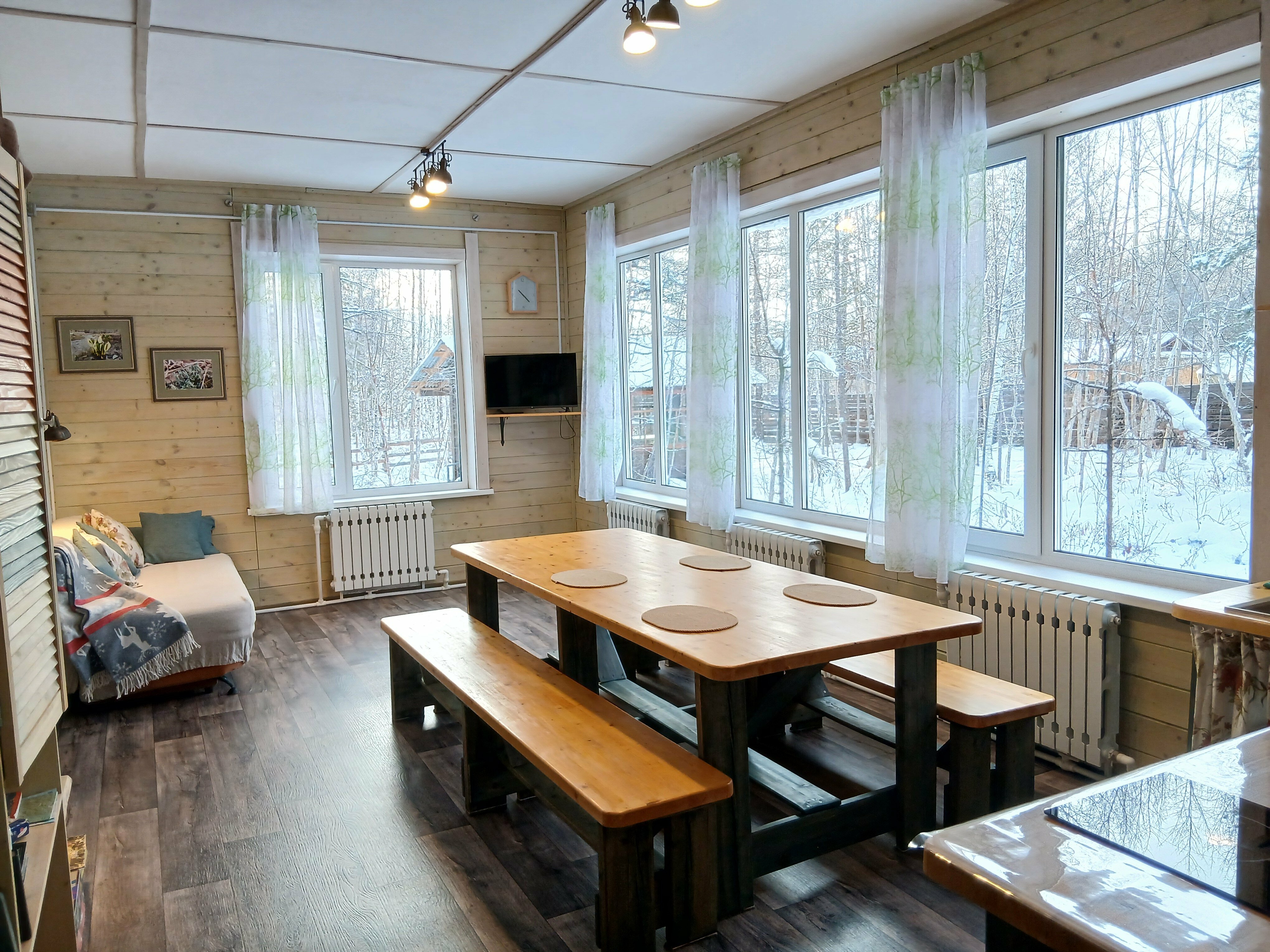 Коттедж с видом на лес