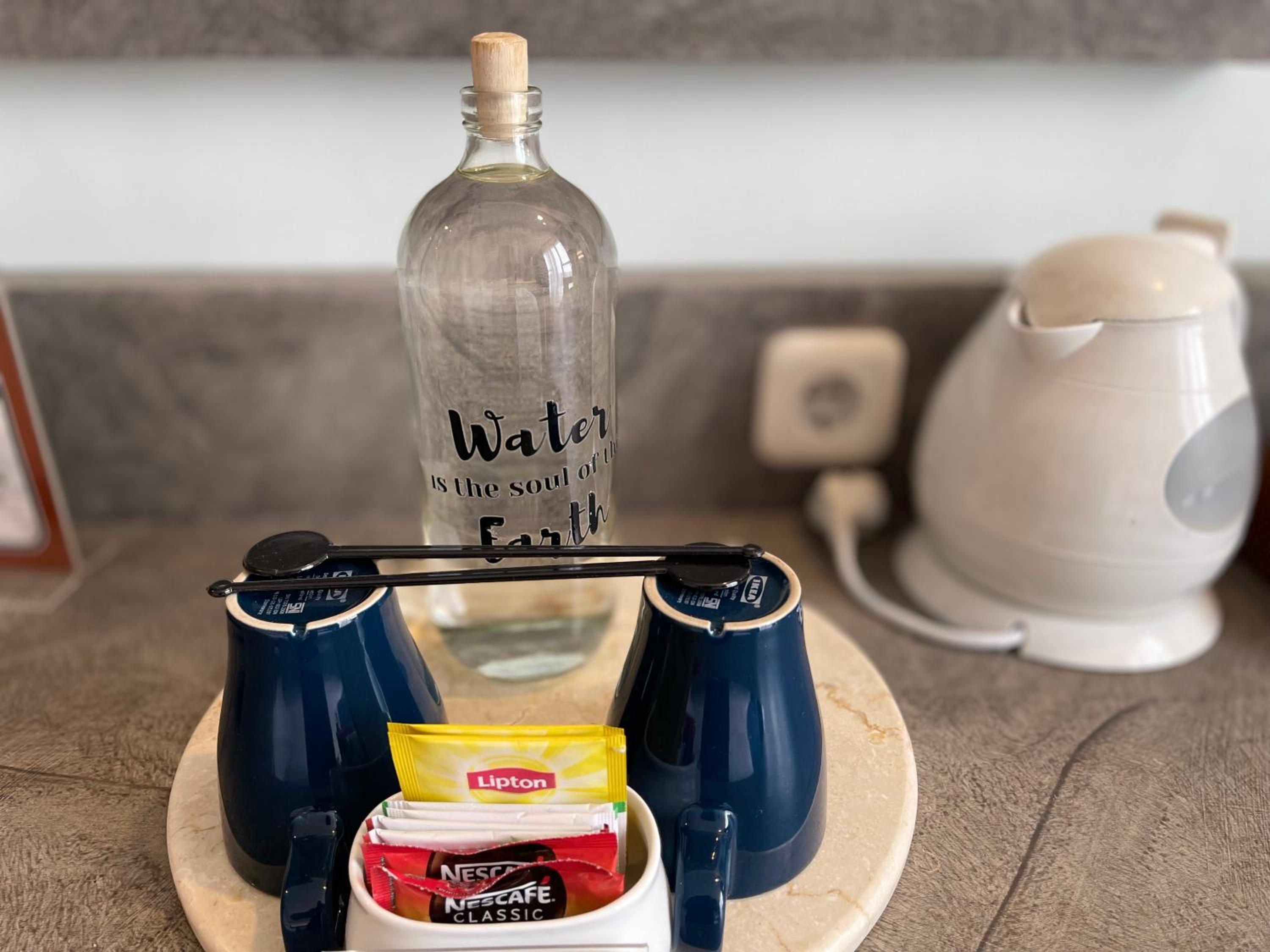 Summer Deluxe Room - King bed