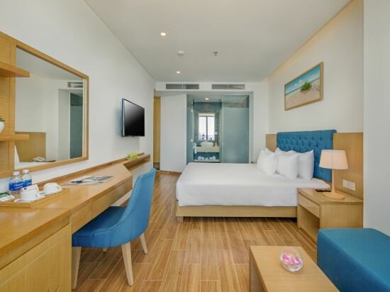 King Suite With Balcony And Ocean View