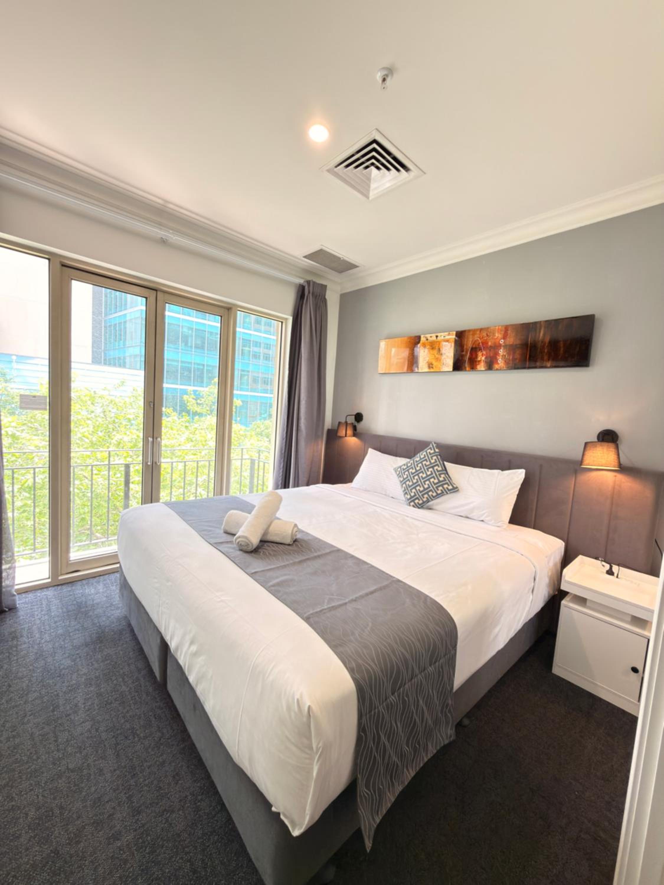 Superior Premier King Apartment - Non-Smoking