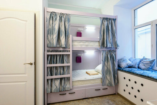 Общий номер для мужчин с 6 кроватями