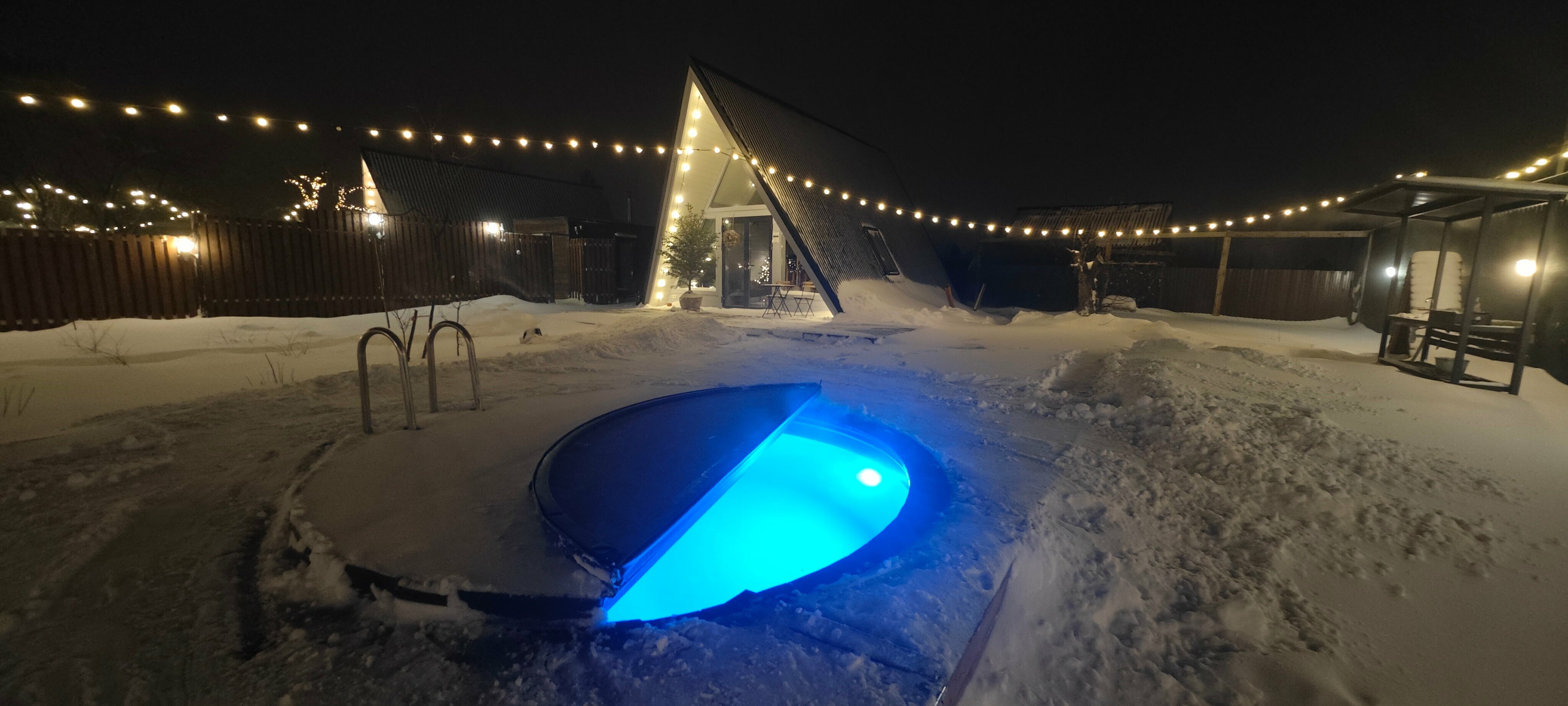 Коттедж с собственным бассейном