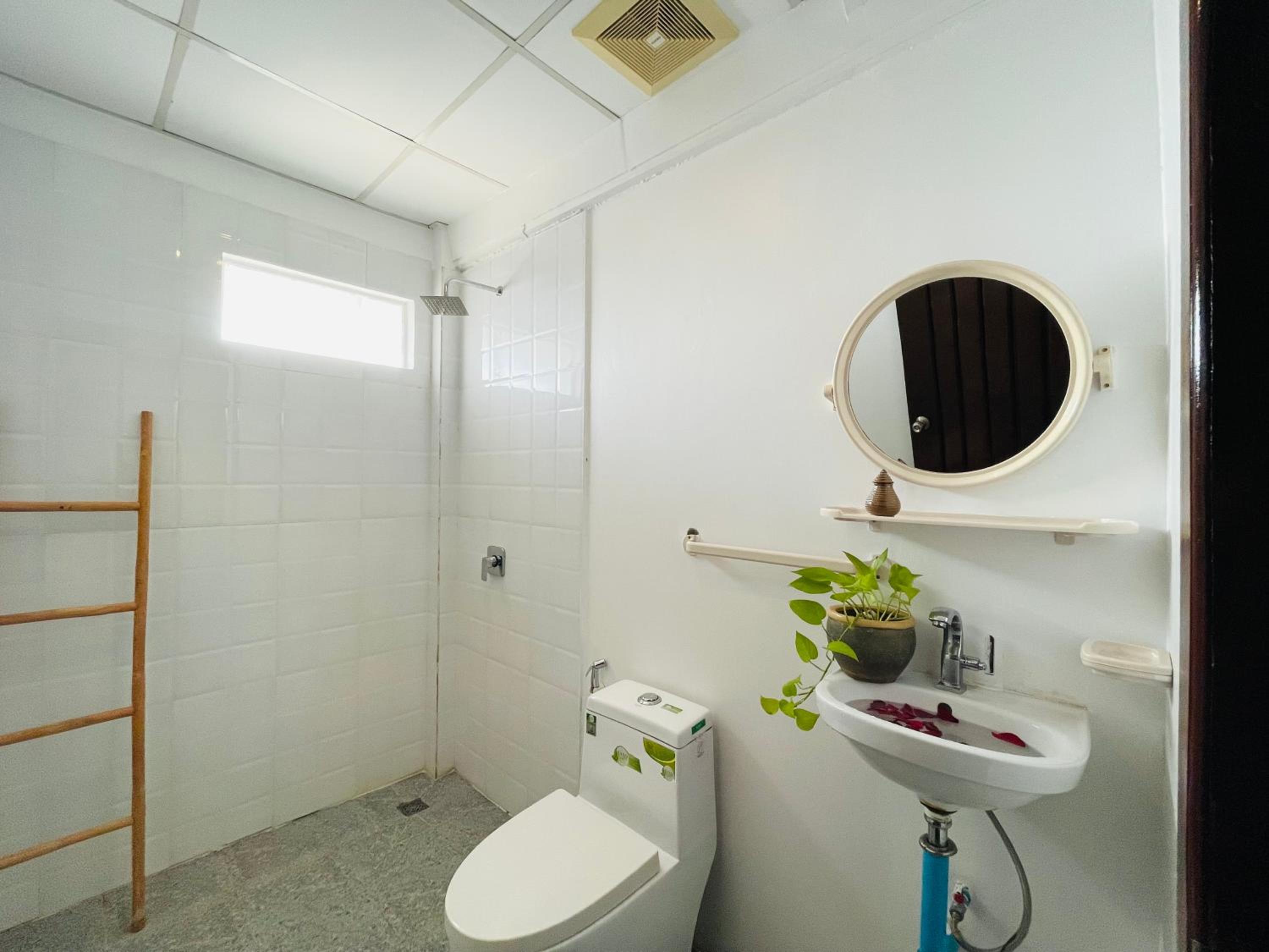 Deluxe Double With Terrace City View - Free Pick Up