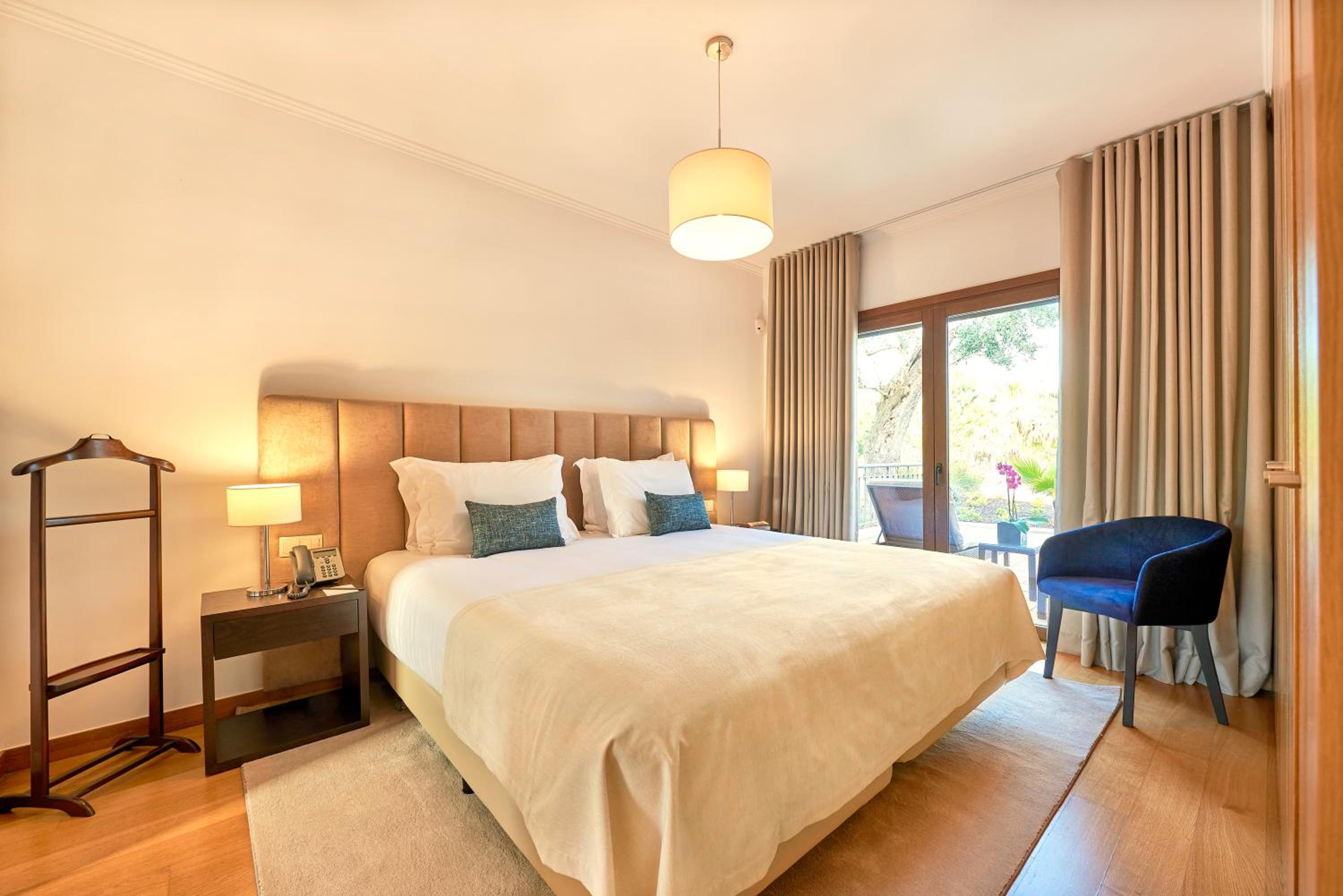 One-Bedroom Apartment with Pool View