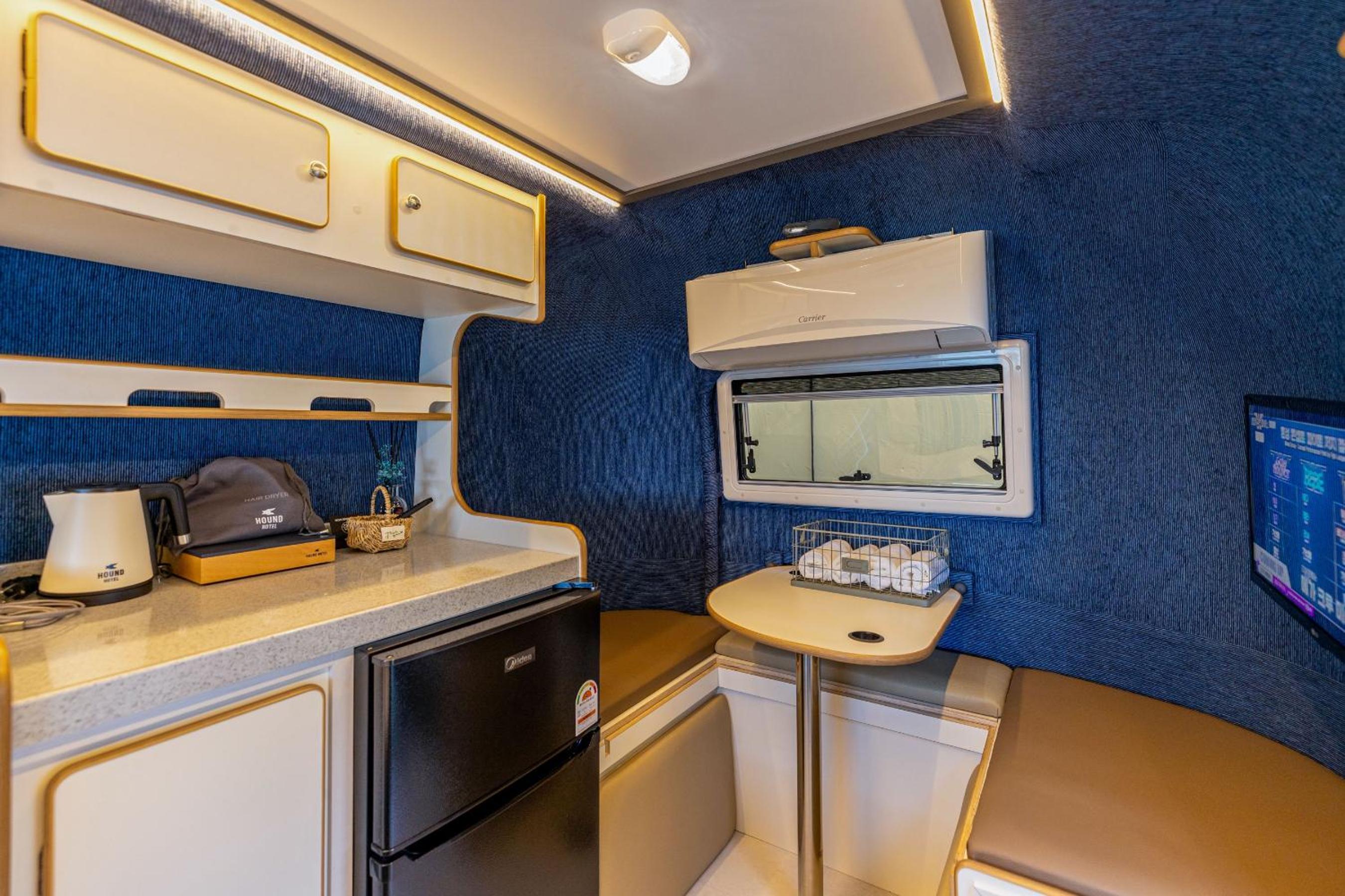 Panoramic Ocean Glamping Caravan