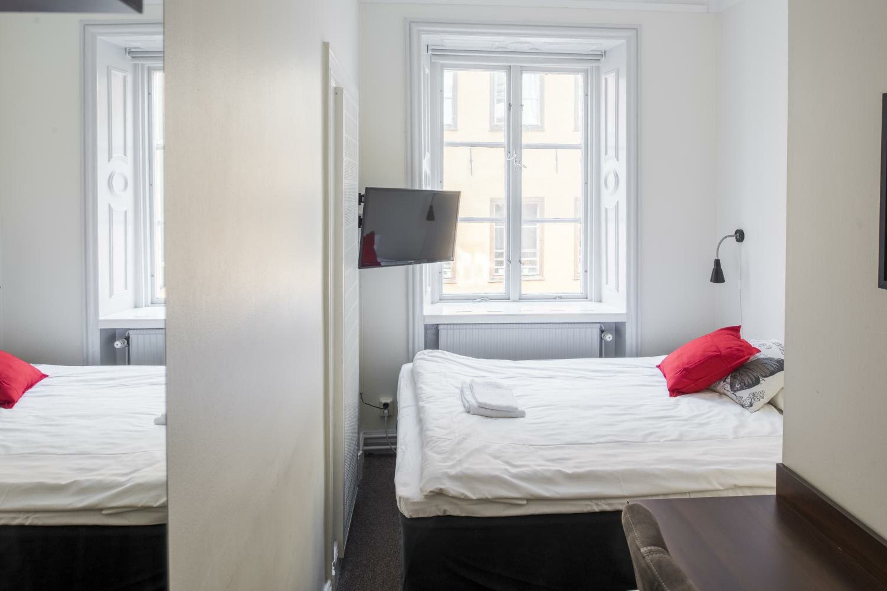 Single Room with Shared Bathroom