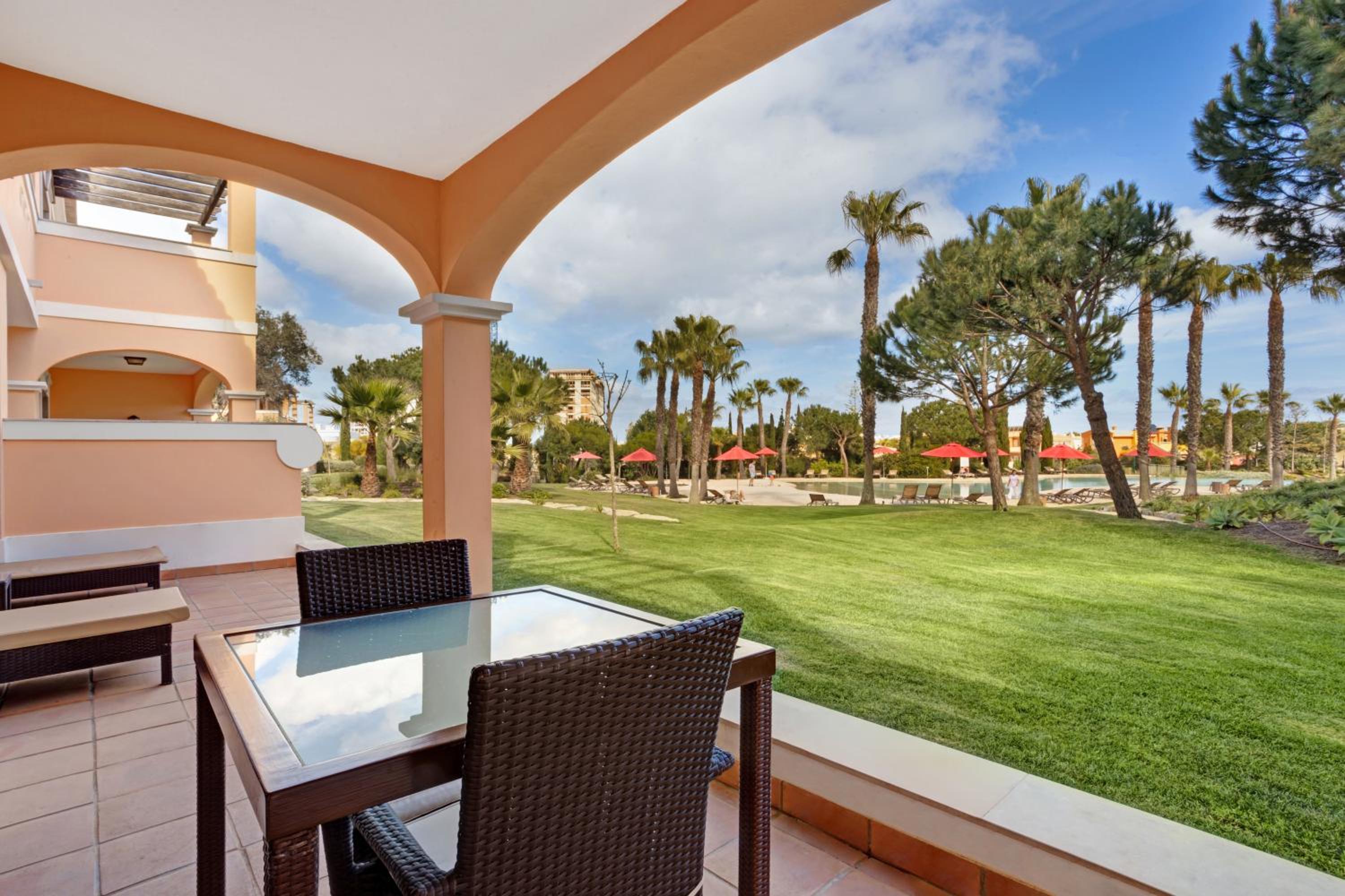 One-Bedroom Apartment with Pool View