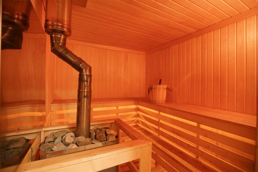 Большой дом с баней