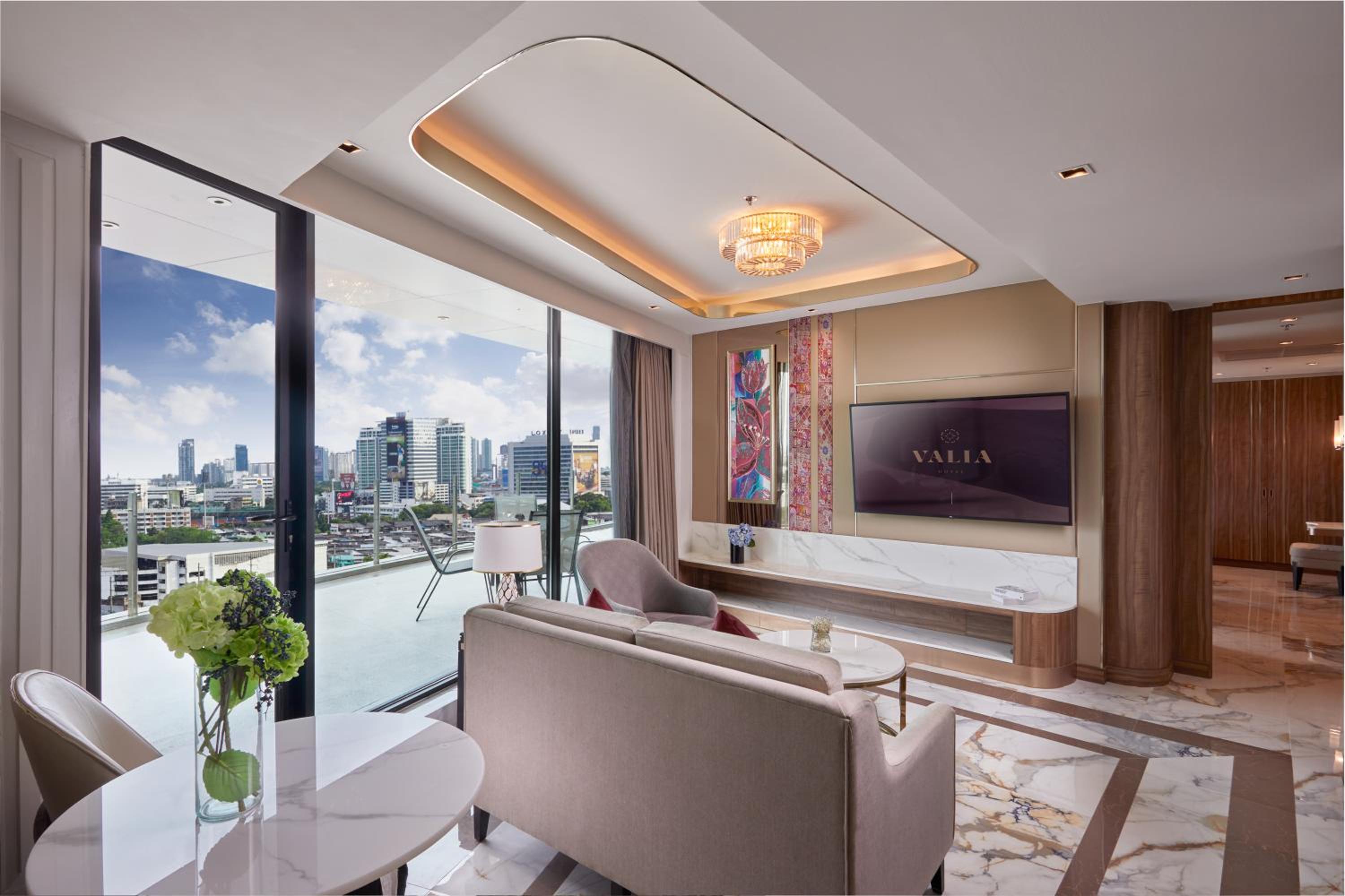 Valia Suite Club Lounge Access