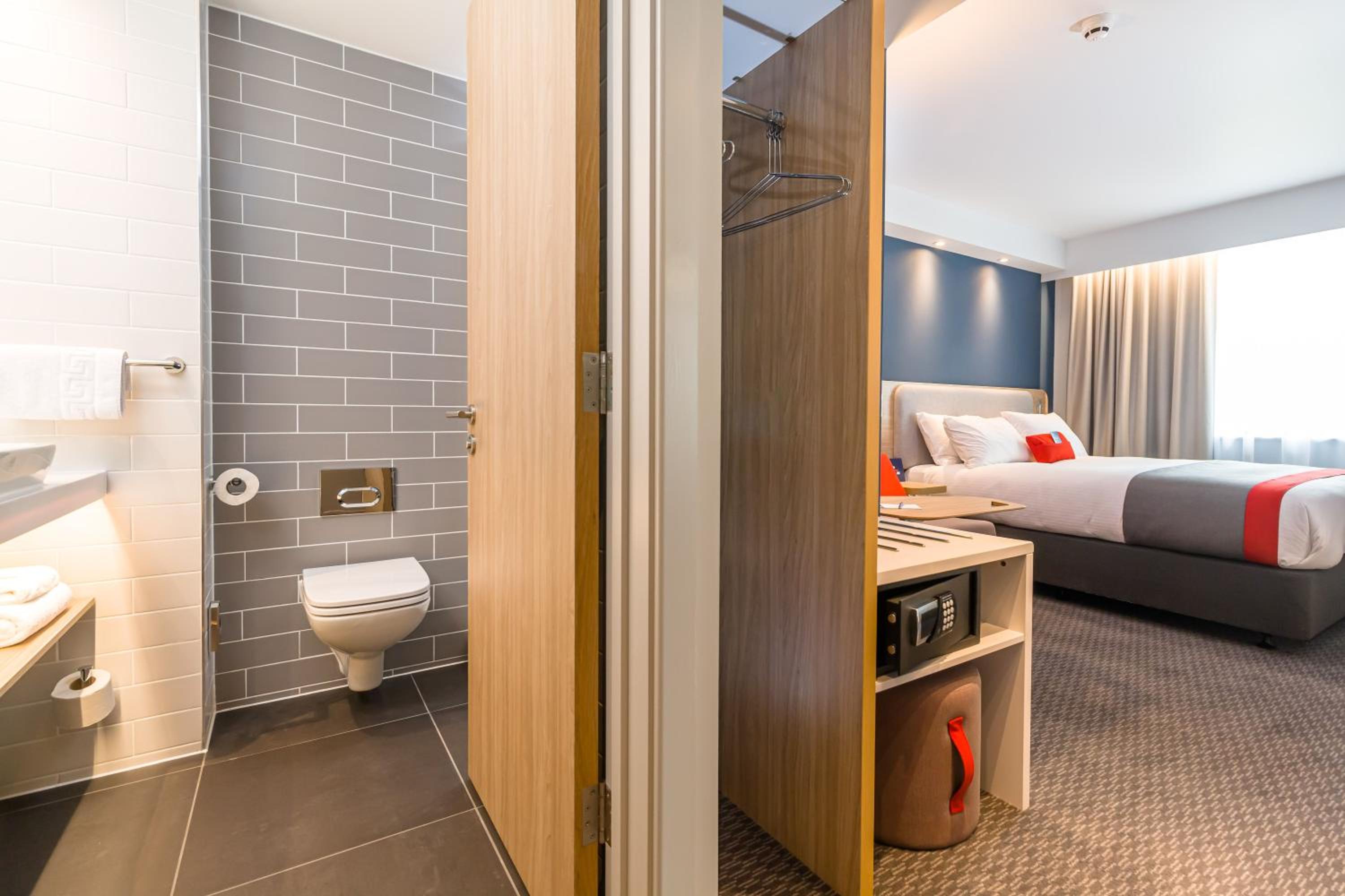 Standard Double Room with Free Hot Breakfast