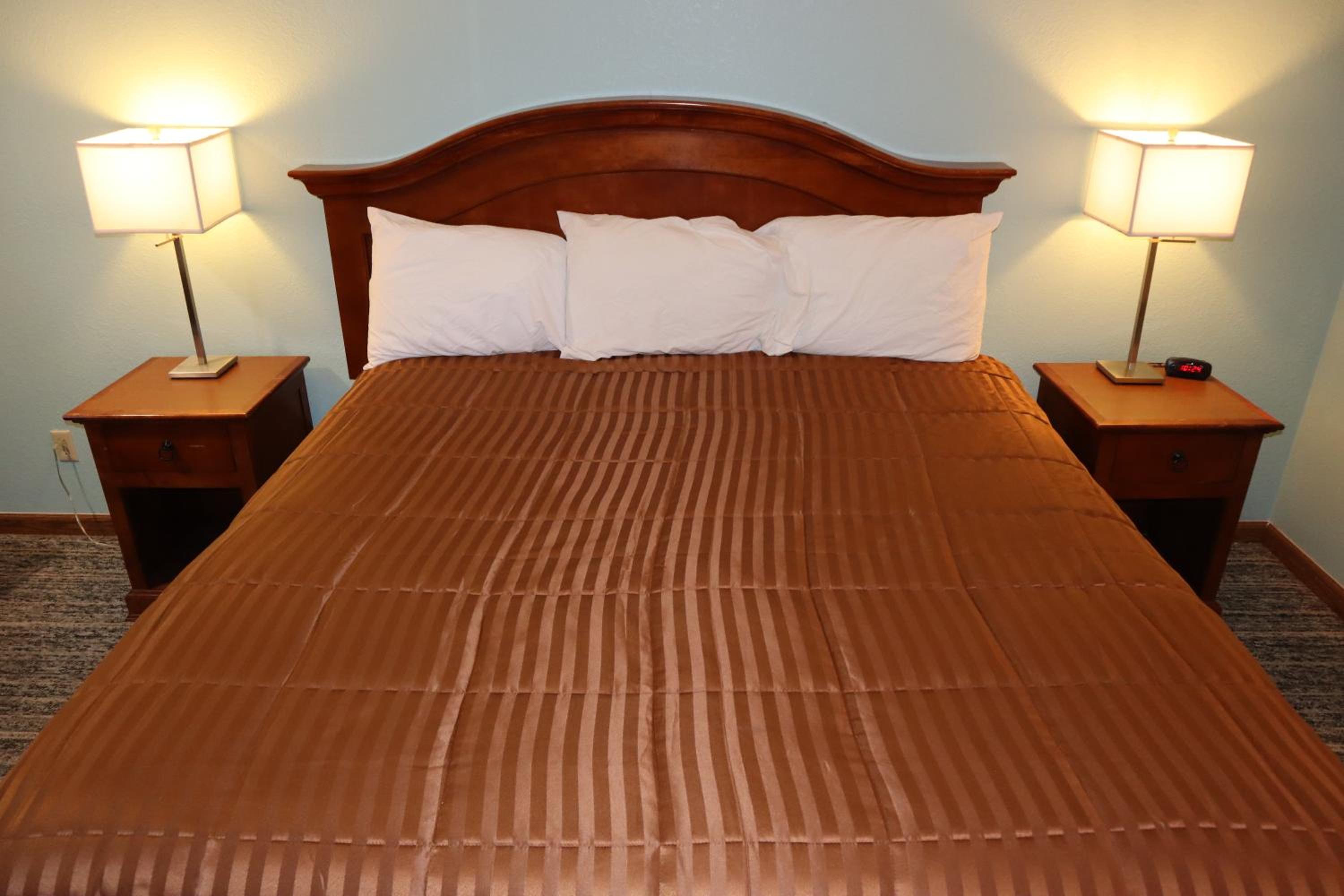 King Room - Non-Smoking